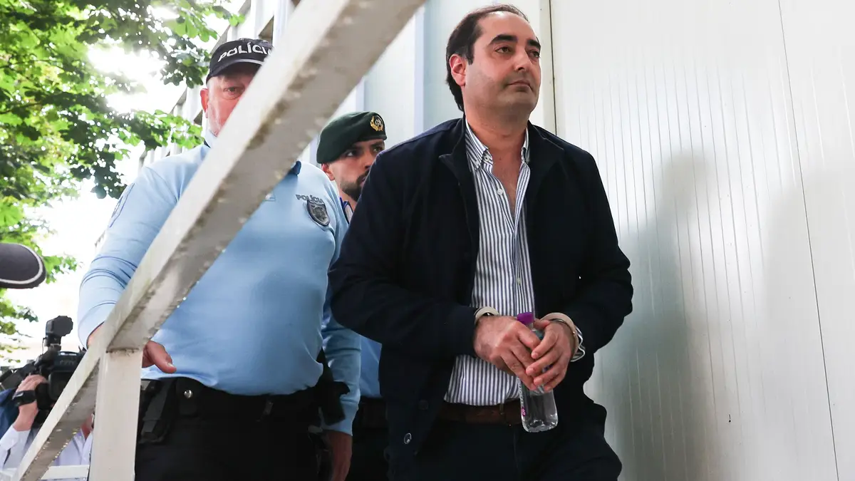 Fernando Valente, que teve uma relação amorosa com Mónica Silva, que terá resultado numa gravidez,