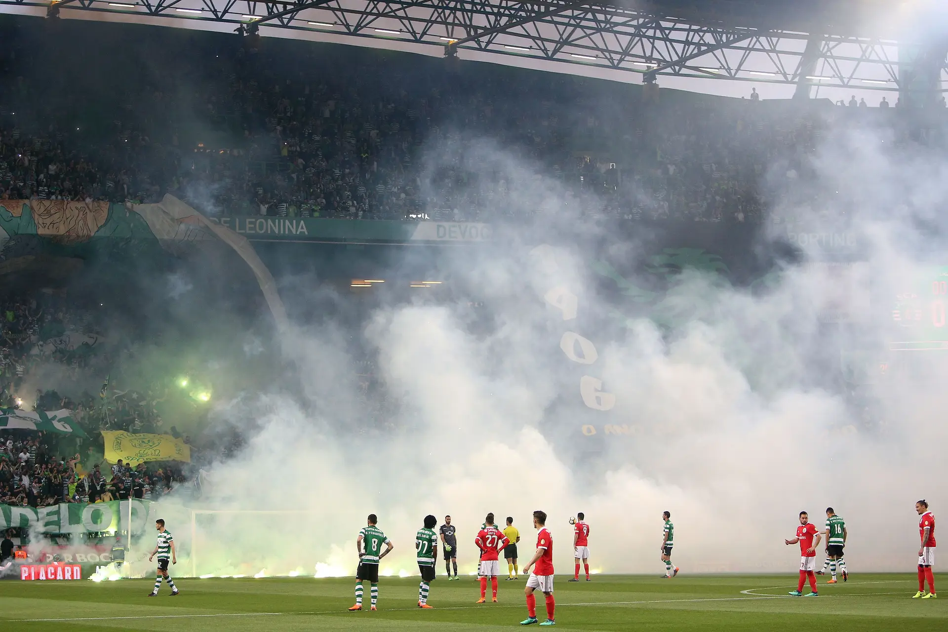 Pyrotechnics in Football: PSP advice and warnings for the Portuguese Cup Final