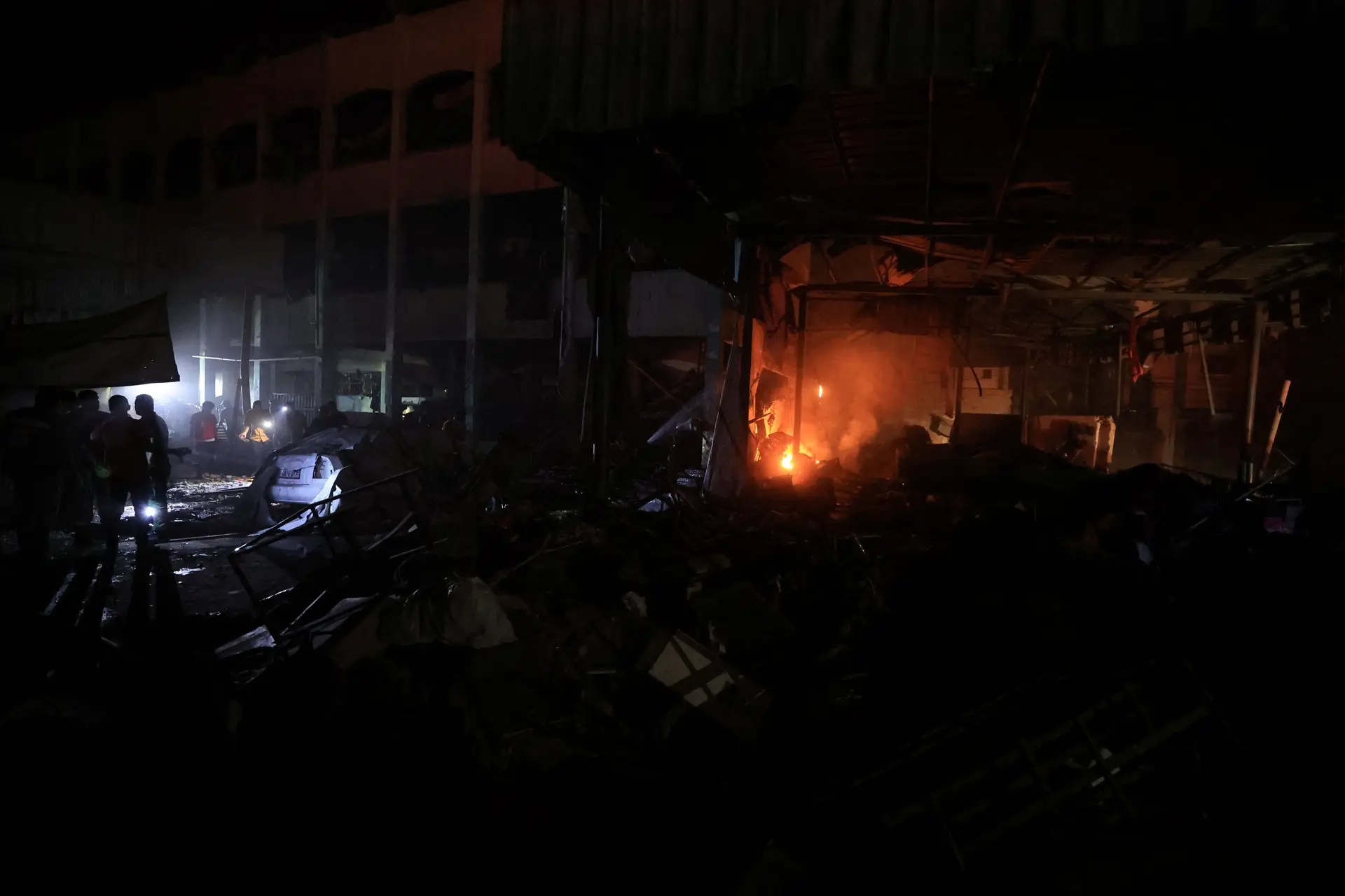 Israelí ataca a una escuela que sirve asilo en Gaza, hay niños en víctimas mortales 