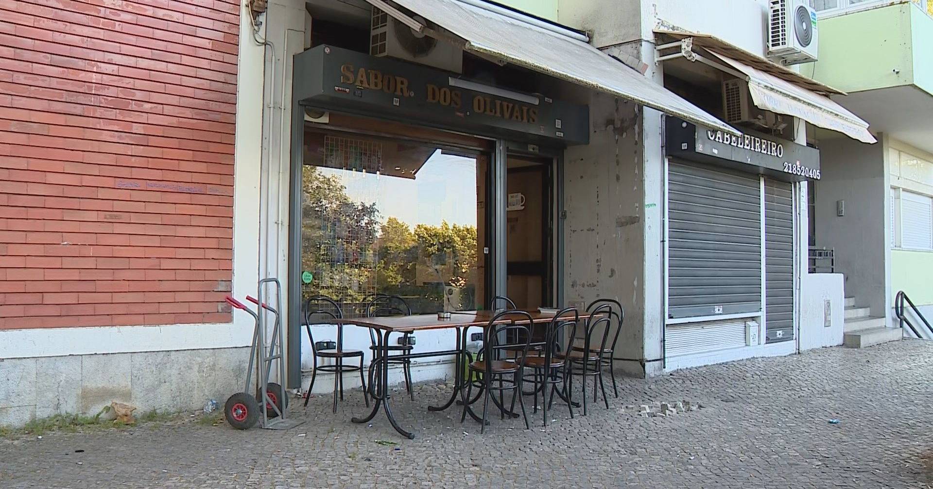 "Escândalo em Lisboa: Dois Imigrantes Legais Revelam Vida Secreta na Cave de um Café!" #ÚltimasNotícias #Portugal "Escândalo em Lisboa: Dois Imigrantes Legais Revelam Vida Secreta na Cave de um Café!" #ÚltimasNotícias #Portugal