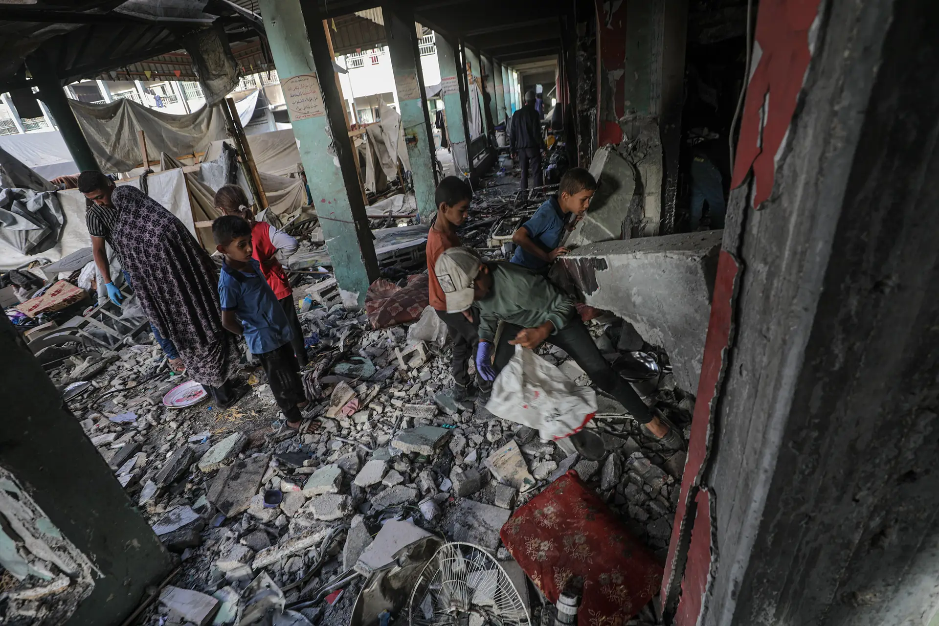 Defesa Civil anuncia 21 mortos em Gaza perto de centro de distribuição
