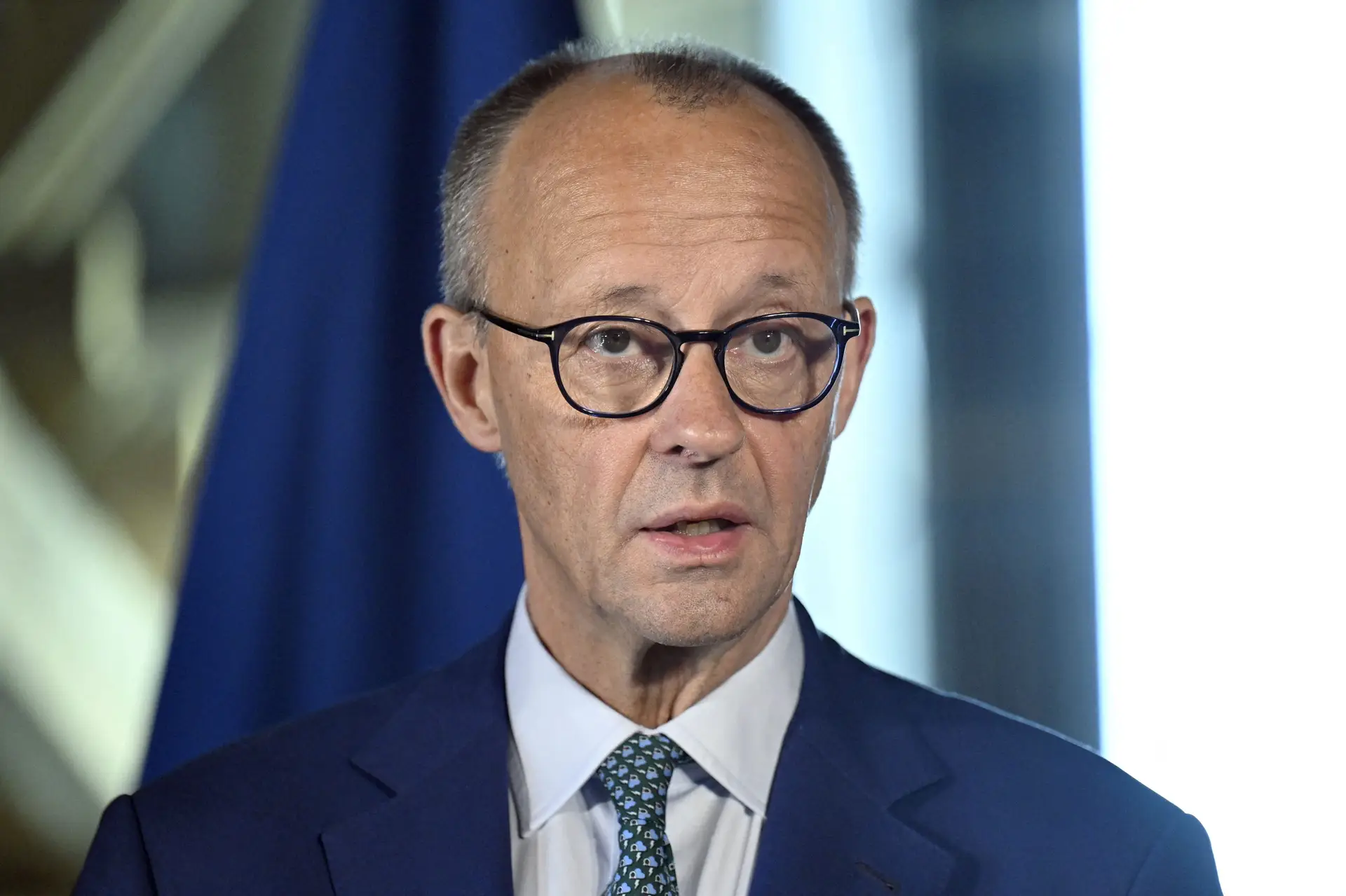 Chanceler alemão convida Trump, Zelensky e NATO para reunião antes de cimeira com Putin