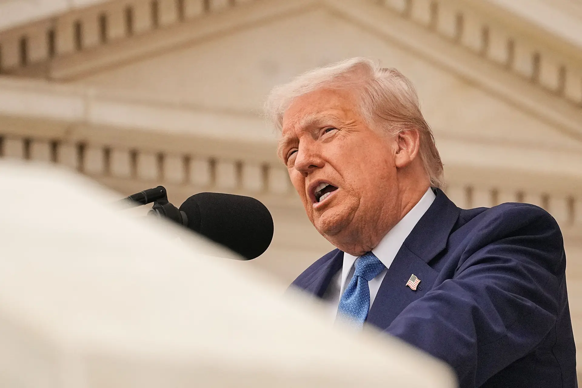 Trump vai participar na cimeira da NATO em Haia, adianta Casa Branca