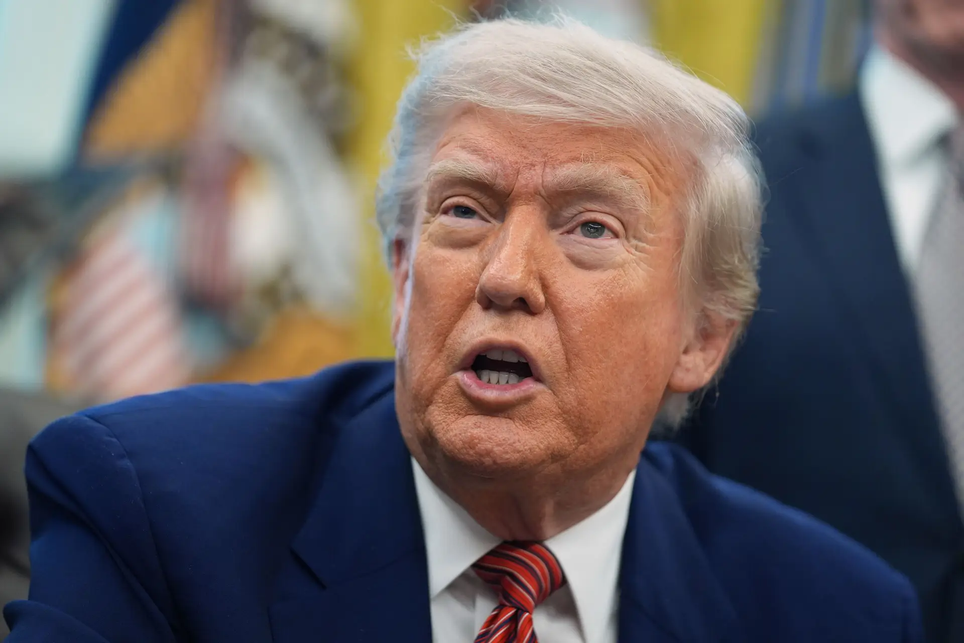 Putin ofereceu ajuda, mas Trump recusou: "Não preciso de ajuda com o Irão, preciso de ajuda contigo"