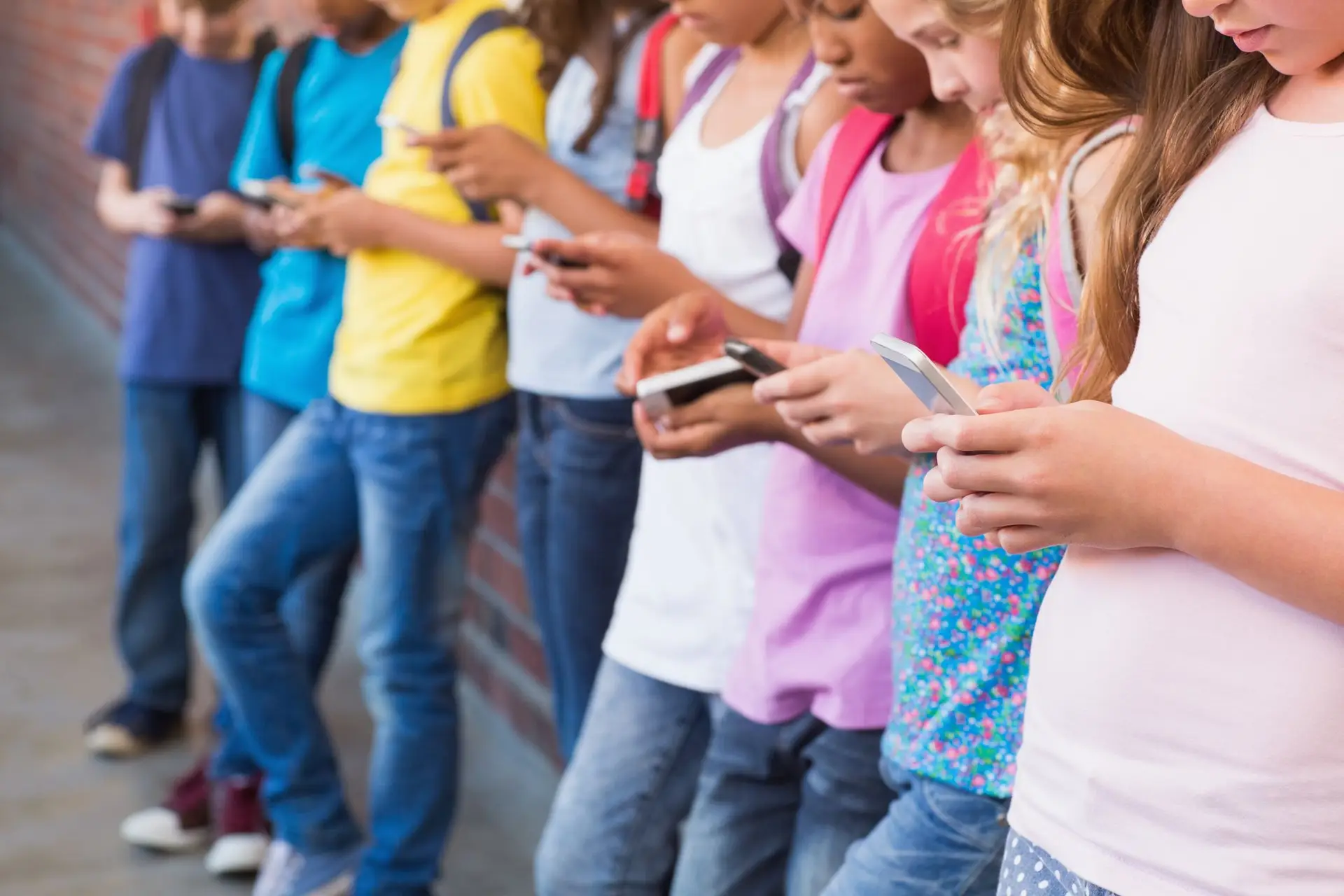 Educadores sentem-se numa "competição desleal" com as redes sociais para formar jovens