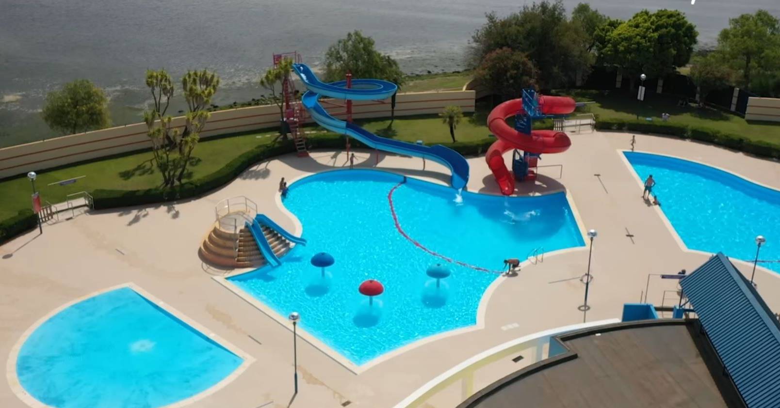 Menino de 4 anos que morreu em piscina na Baixa da Banheira estava  sinalizado na CPCJ