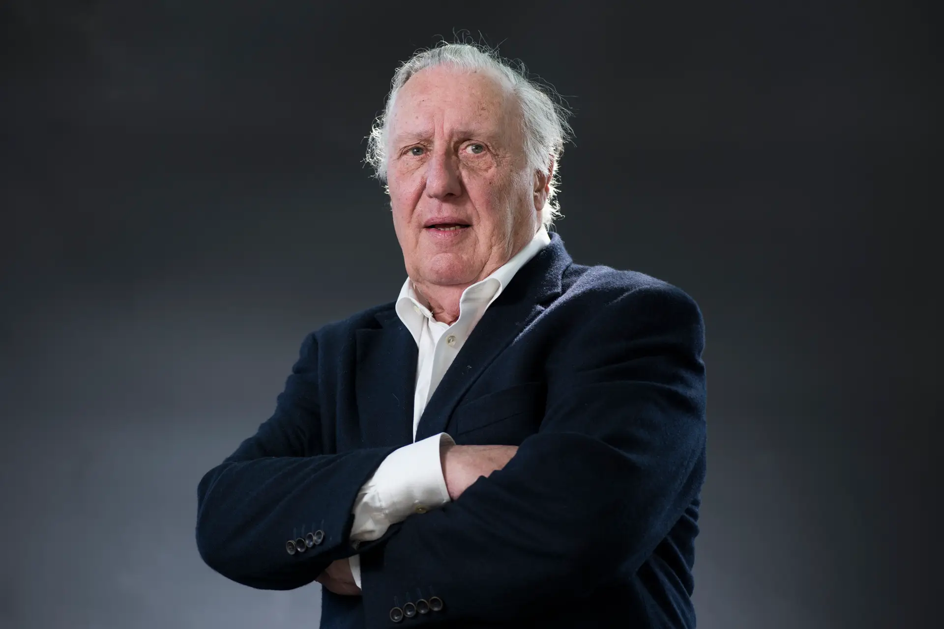 Morreu o escritor Frederick Forsyth aos 86 anos 