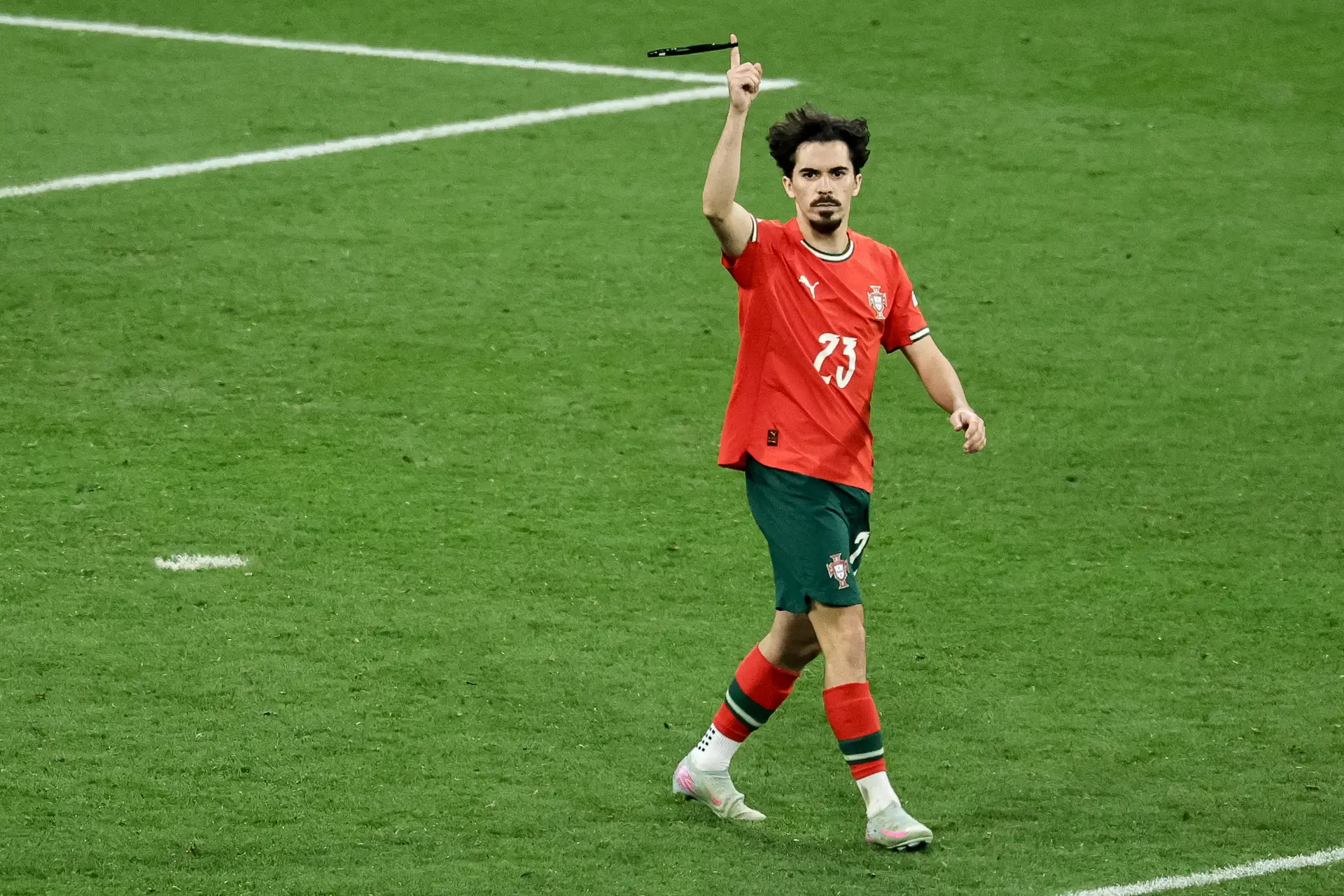 Bola de Ouro: há dois portugueses garantidos no top 10
