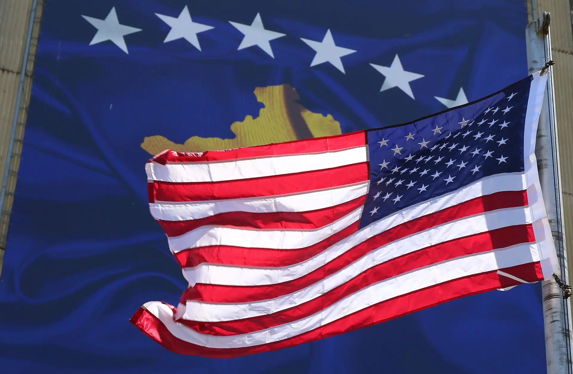 Kosavo acepta dar la bienvenida a los ciudadanos del extranjero por expulsado de los Estados Unidos