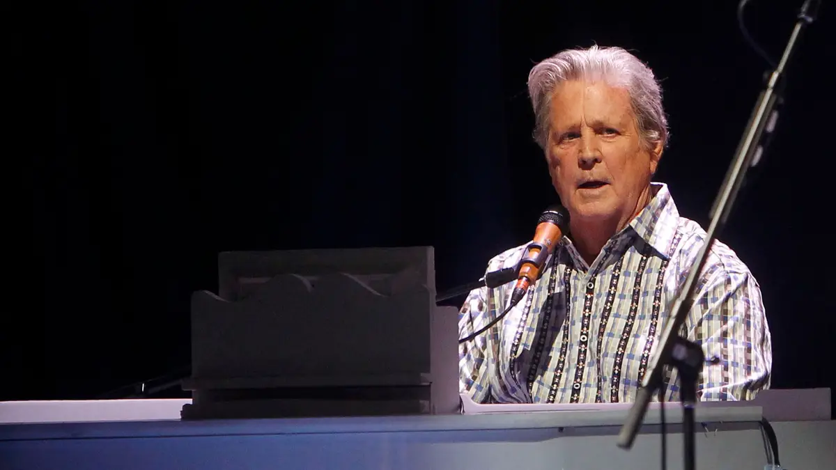 Brian Wilson atua com os The Beach Boys durante um concerto no Beacon Theater, terça-feira, 8 de maio de 2012, em Nova Iorque.