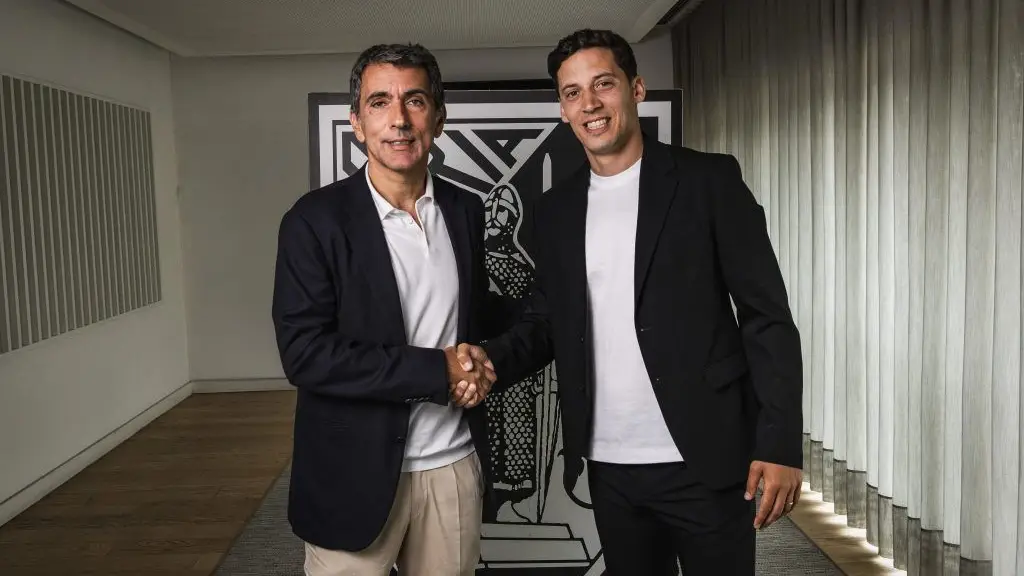 Luís Pinto (direita) vai ser treinador do Vitória de Guimarães nas próximas duas temporadas.
