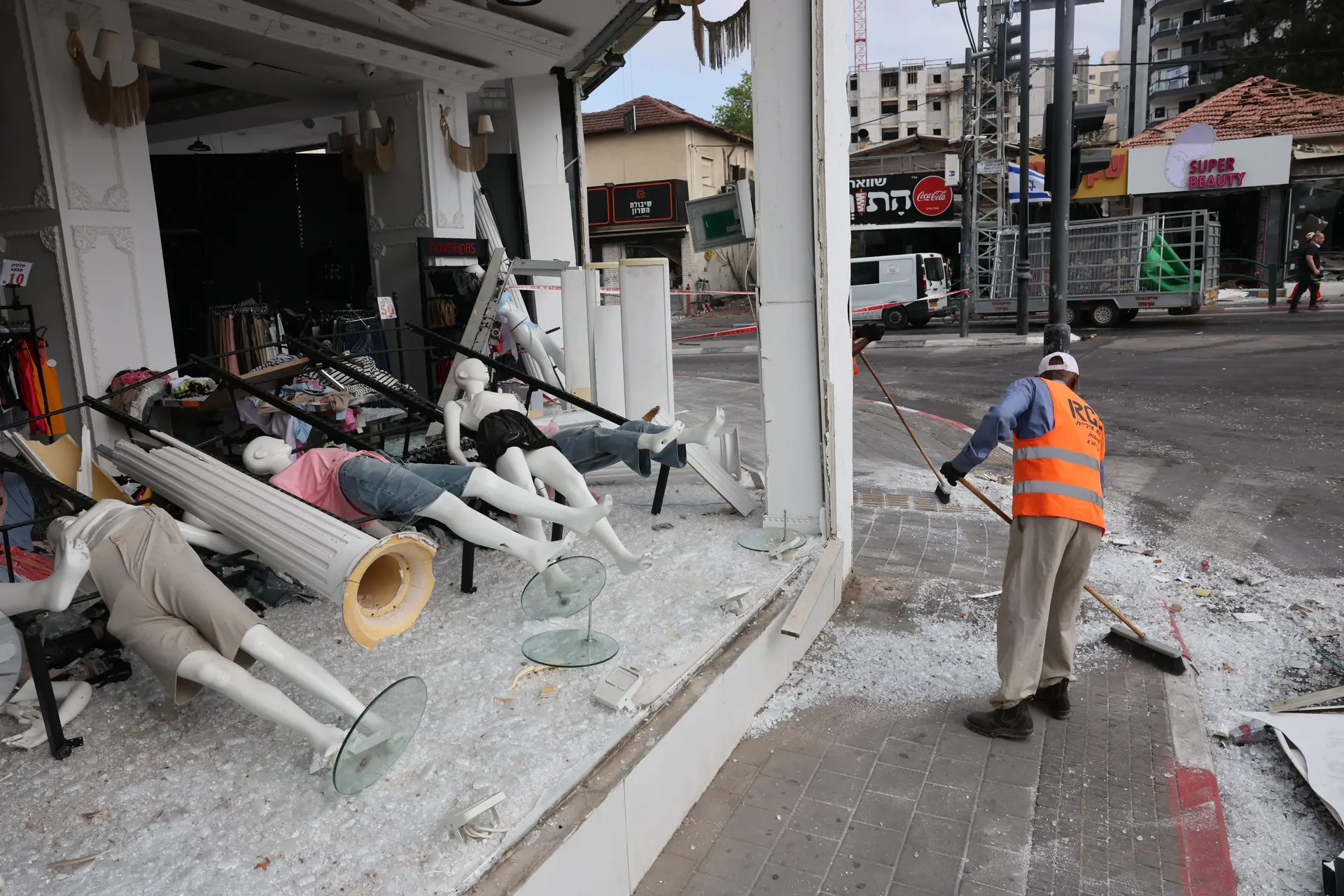 Nova vaga de ataques iranianos contra Israel