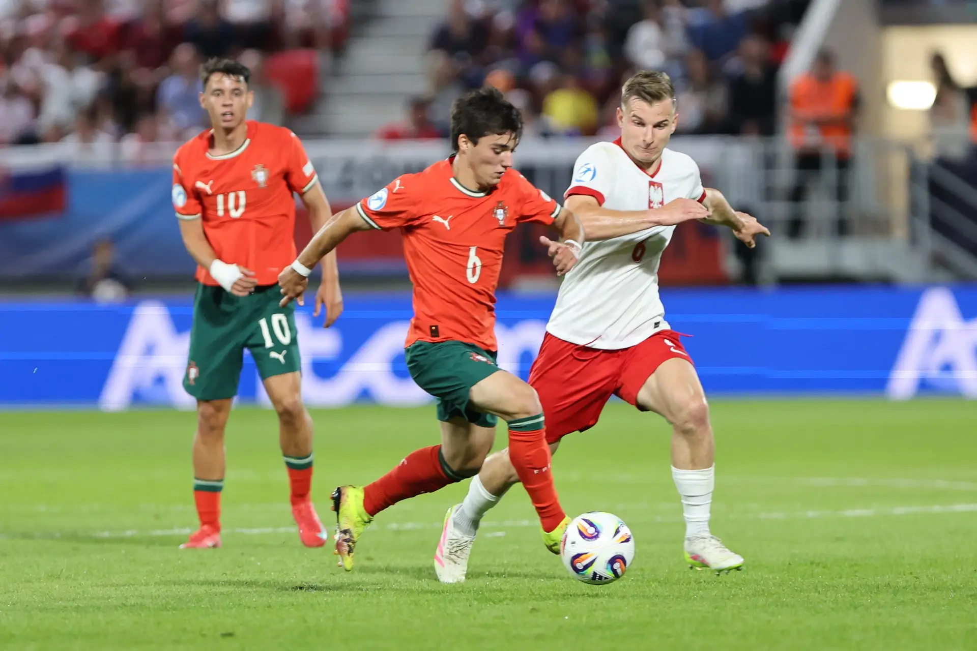 Euro sub-21: Portugal goleia Polónia por 5-0 e sobe à liderança do Grupo C do 