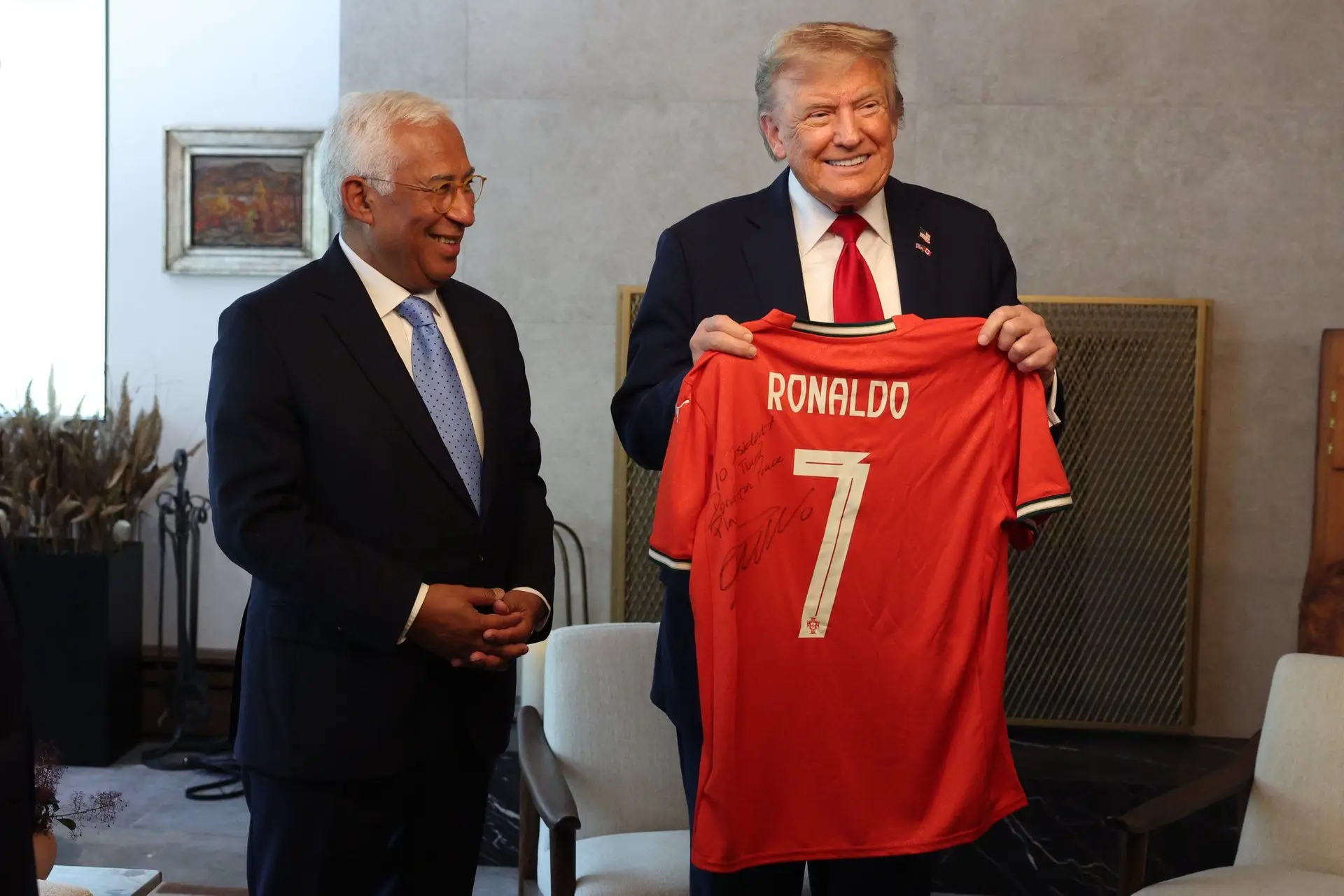 Cristiano Ronaldo recebido por Donald Trump na Casa Branca