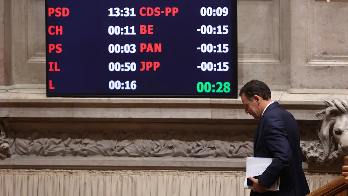 O primeiro-ministro, Luís Montenegro, no final da sessão plenária de apresentação do Programa do XXV Governo Constitucional, na Assembleia da República, em Lisboa, 17 de junho de 2025.