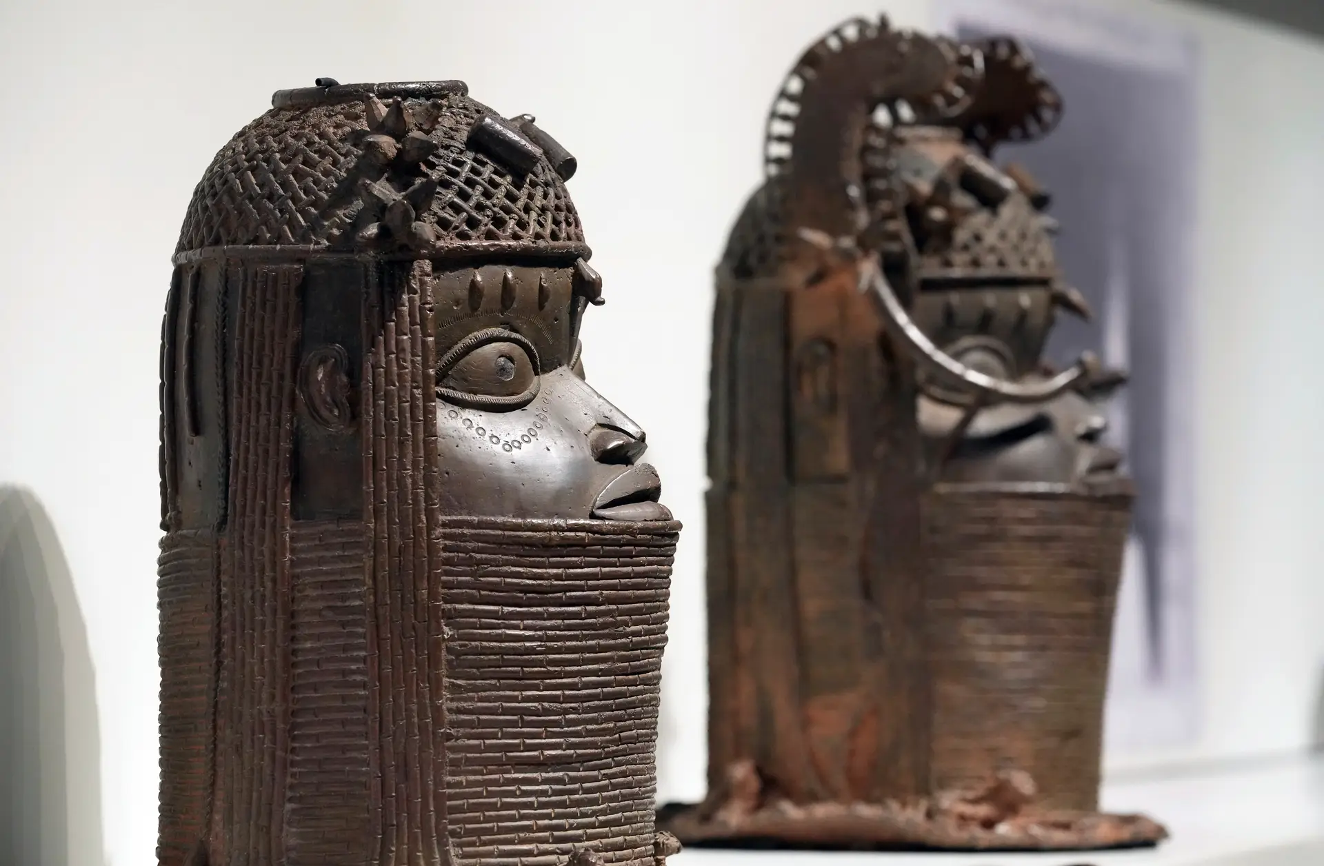 Países Baixos devolvem à Nigéria 119 estátuas de bronze saqueadas há mais de 120 anos