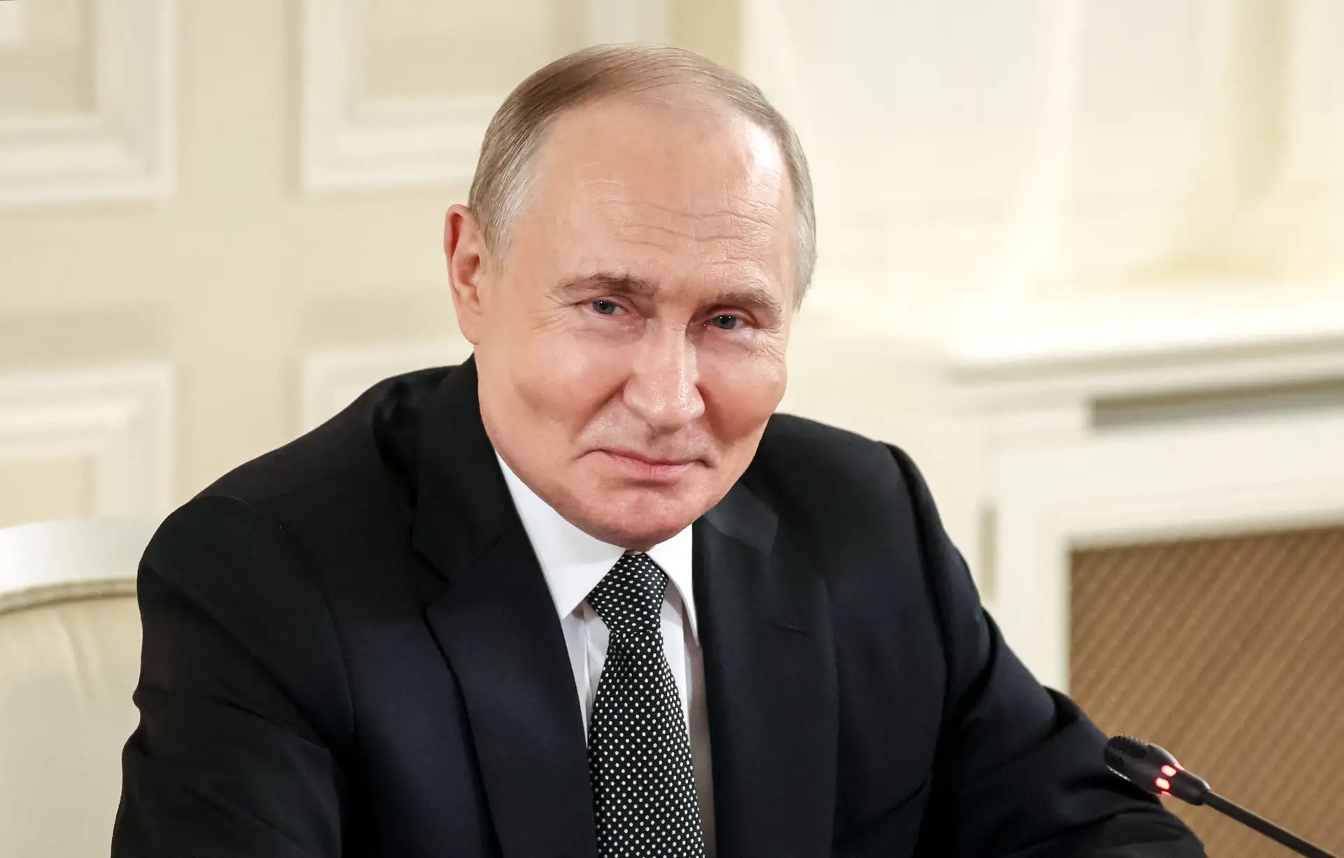 Vladimir Putin disponível para se encontrar com Zelensky