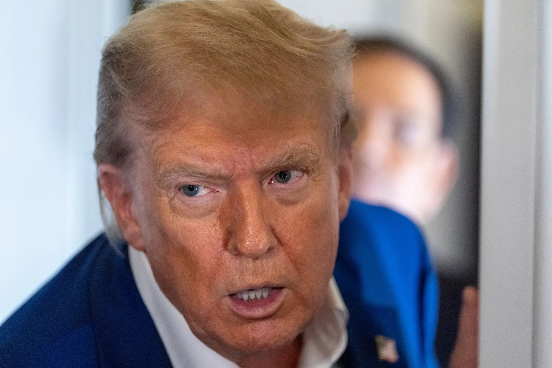 Trump acusa CNN e New York Times de "desvalorizar um dos ataques militares mais bem sucedidos da história"