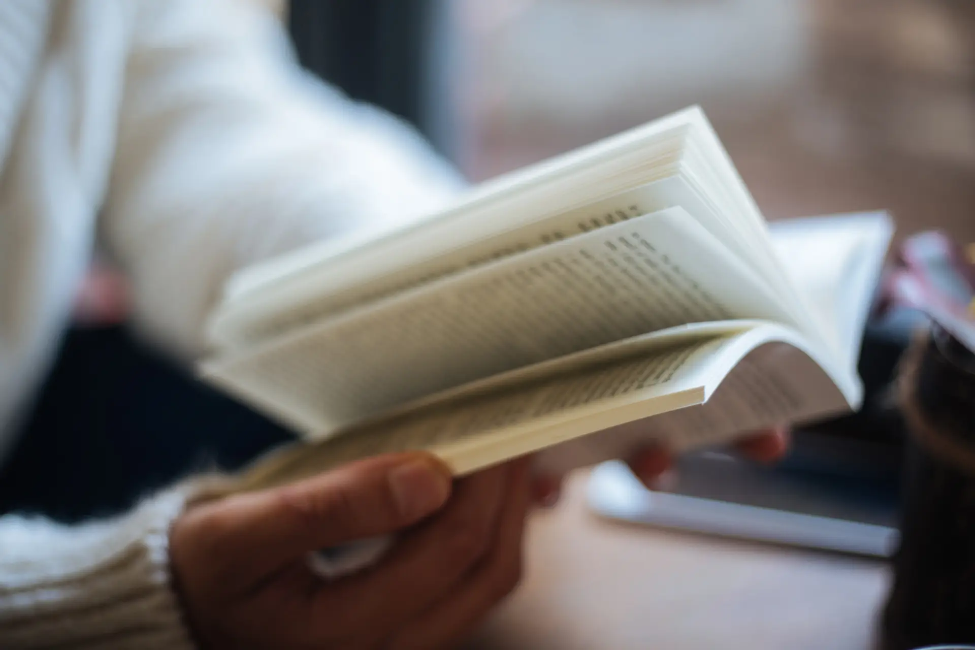 Noche de literatura europea: lecturas escenificadas con participante gratuito en Lisboa
