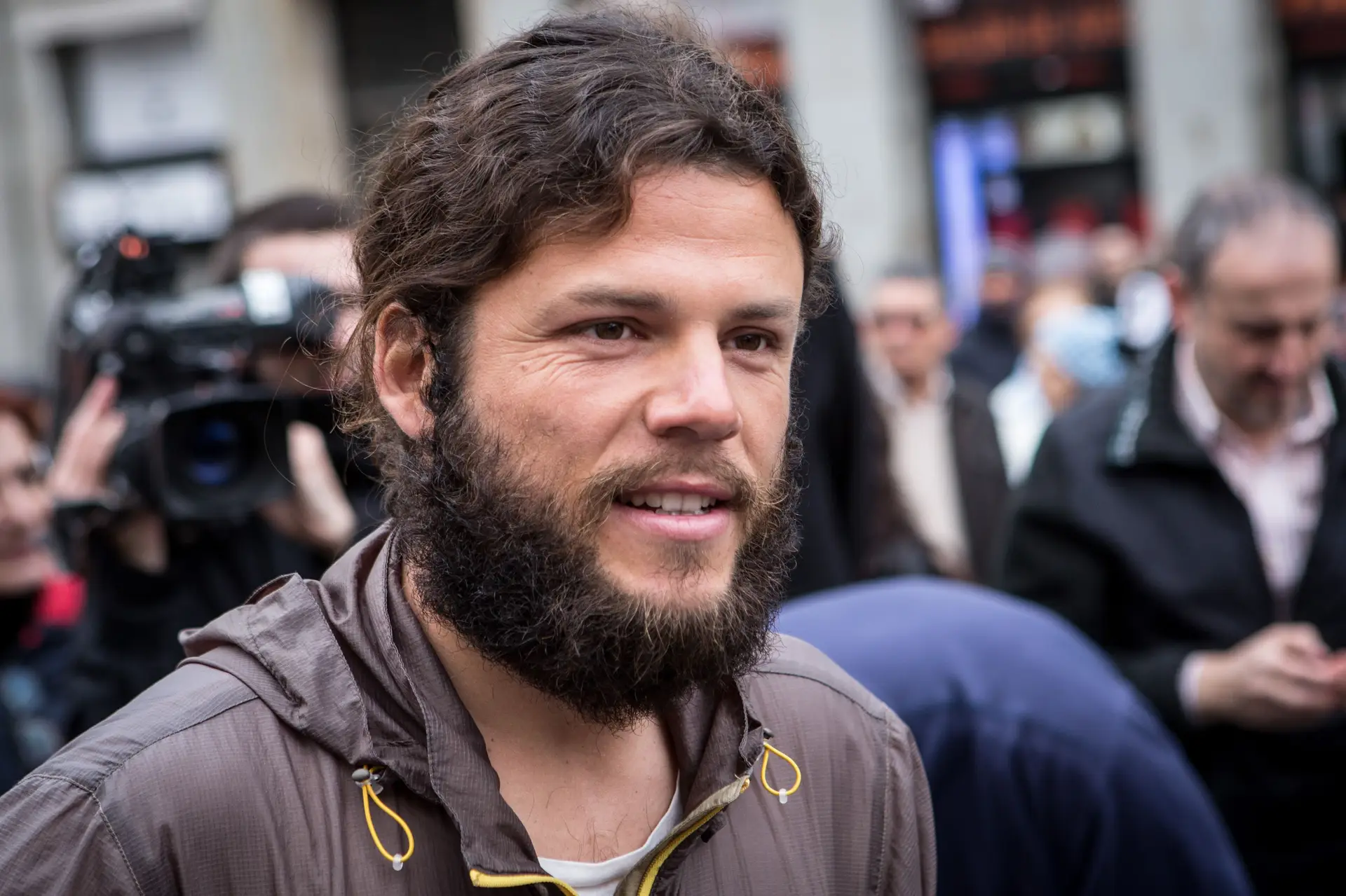 Explorador que já percorreu todo o globo quer tecnologia que detete microplásticos no corpo