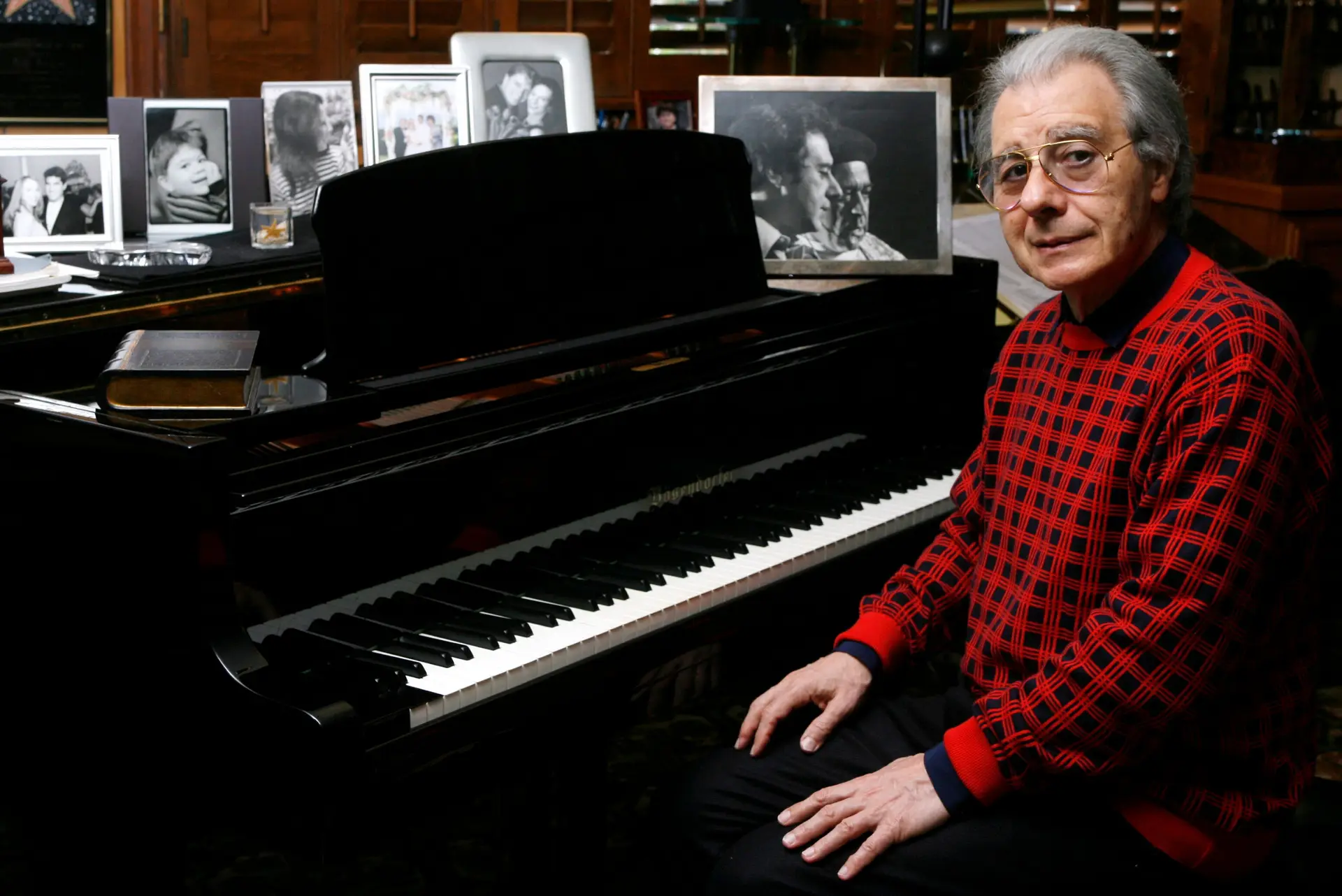 Shifrin en la ley del compositor de Argentina el 10 de mayo de 2006 en su estudio en Beverly Hills, California.