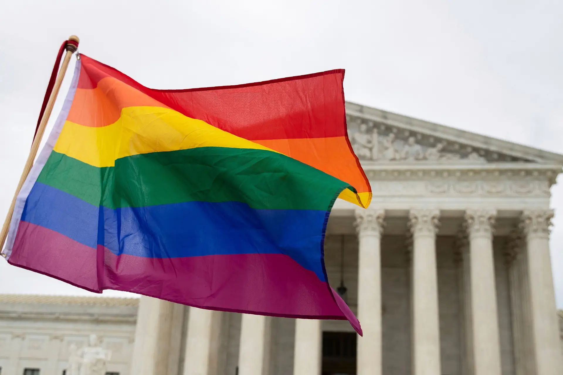 Supremo de EE. UU. Causa a los padres que no quieren exponer a los niños a libros sobre LGBTQIA+ en las escuelas