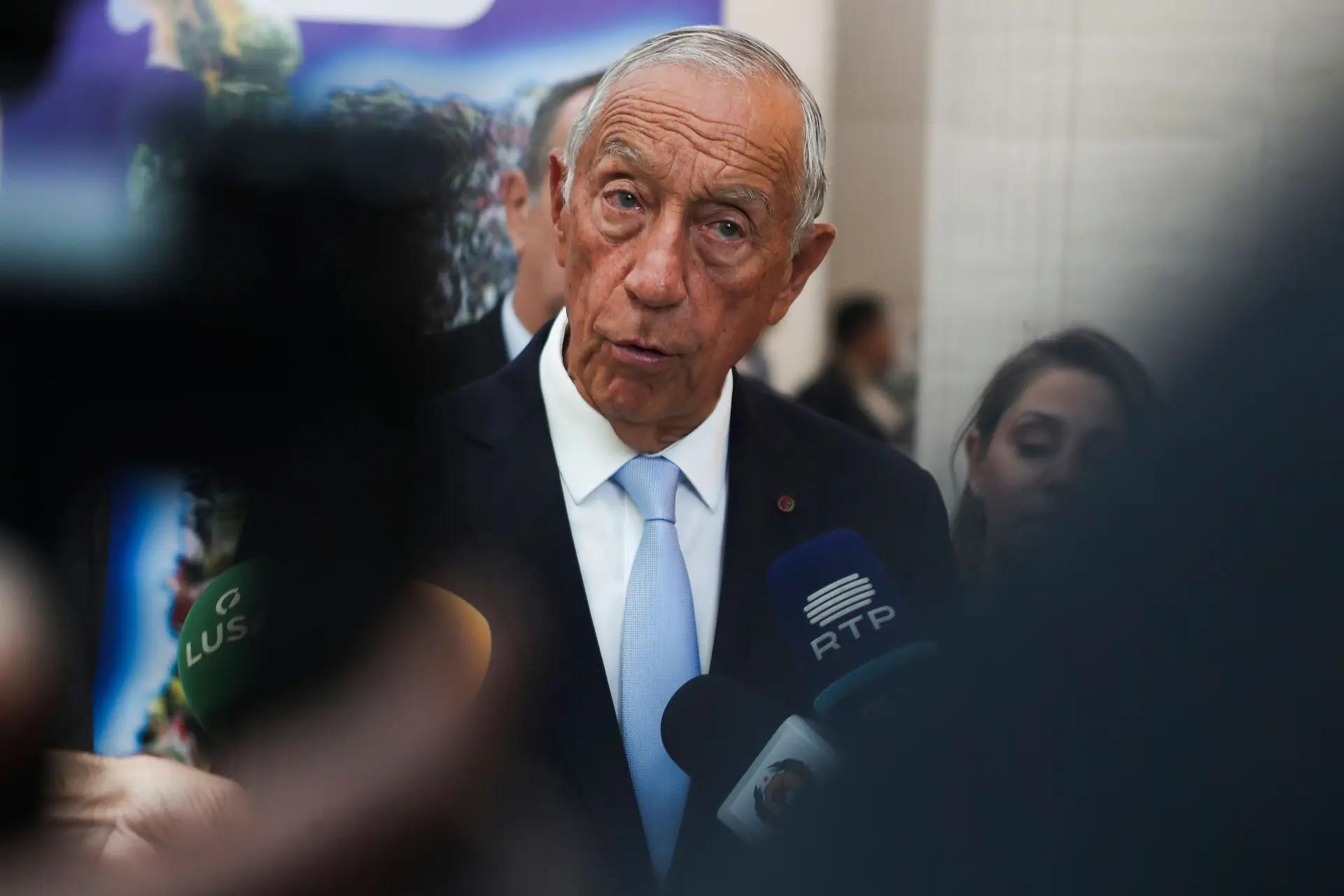 Marcelo "lamenta profundamente" acidente no Elevador da Glória e pede esclarecimentos