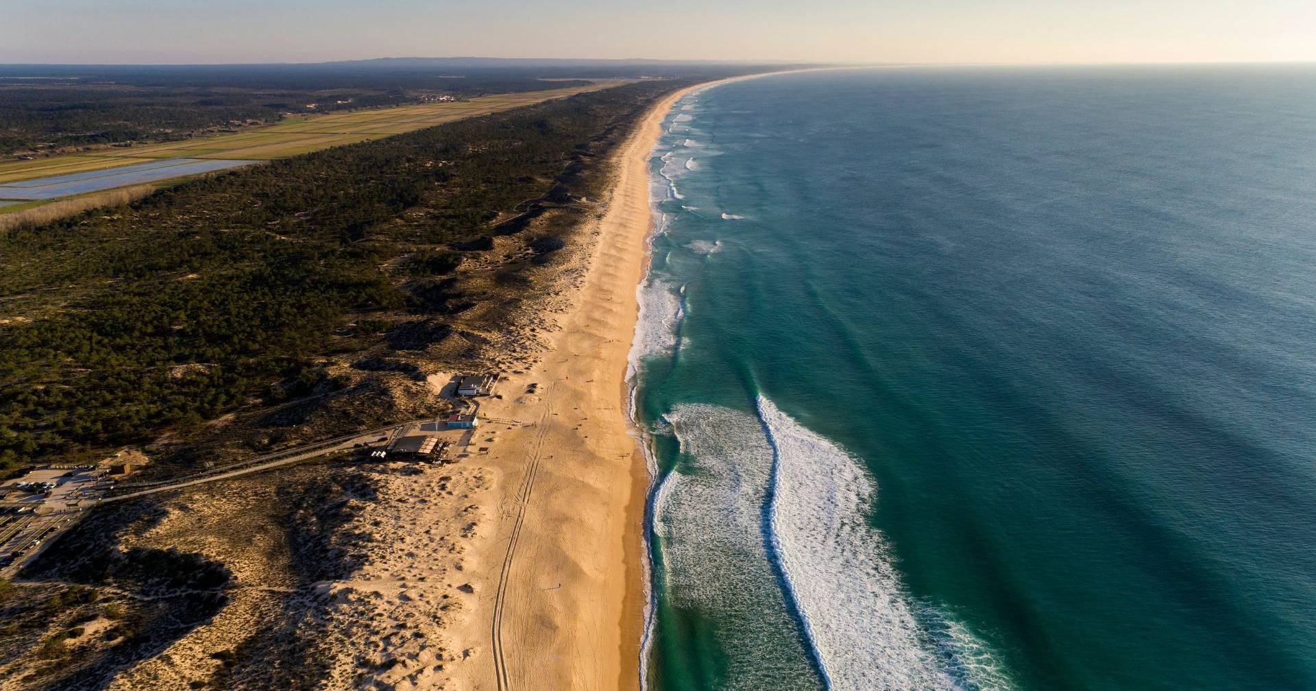 Comport Resorts de luxo bloqueiam acesso a praias: afinal, de quem é a Costa ...