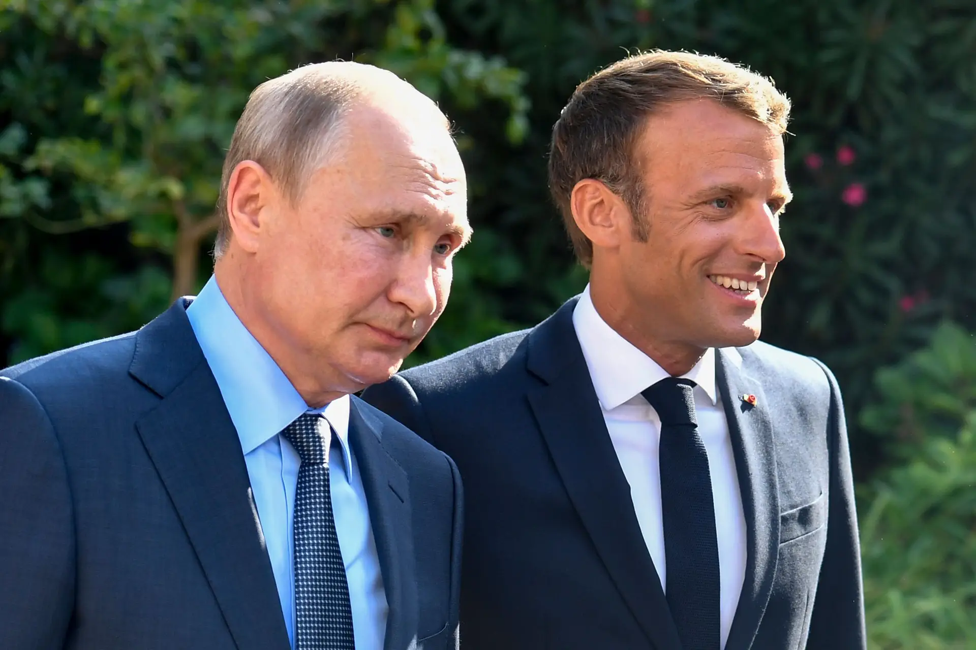 Putin diz que Ocidente é "o responsável" pela guerra em conversa telefónica com Macron