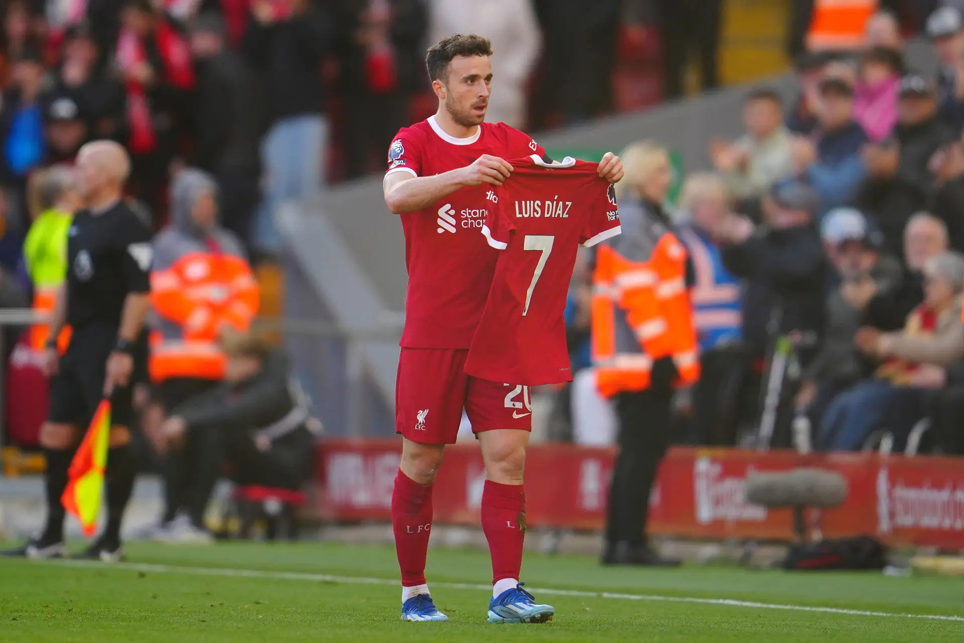 Luis Díaz recorda gesto inesquecível de Diogo Jota: "Irá acompanhar-me para toda a vida"