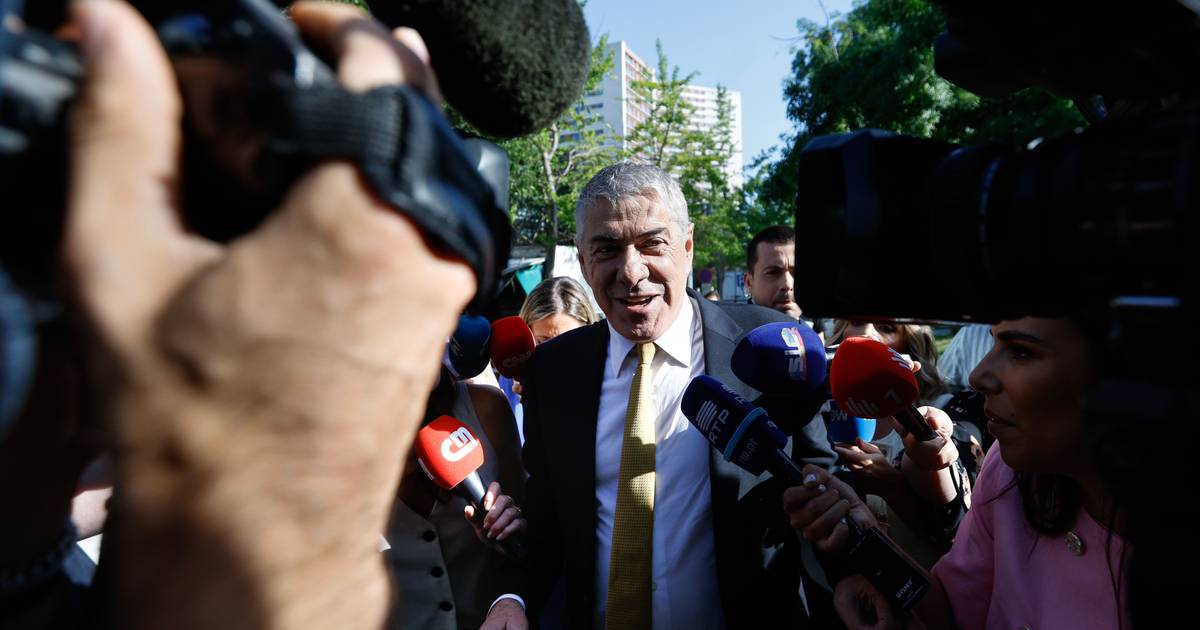 Julgamento de José Sócrates suspenso por 10 dias após nomeação de nova advogada