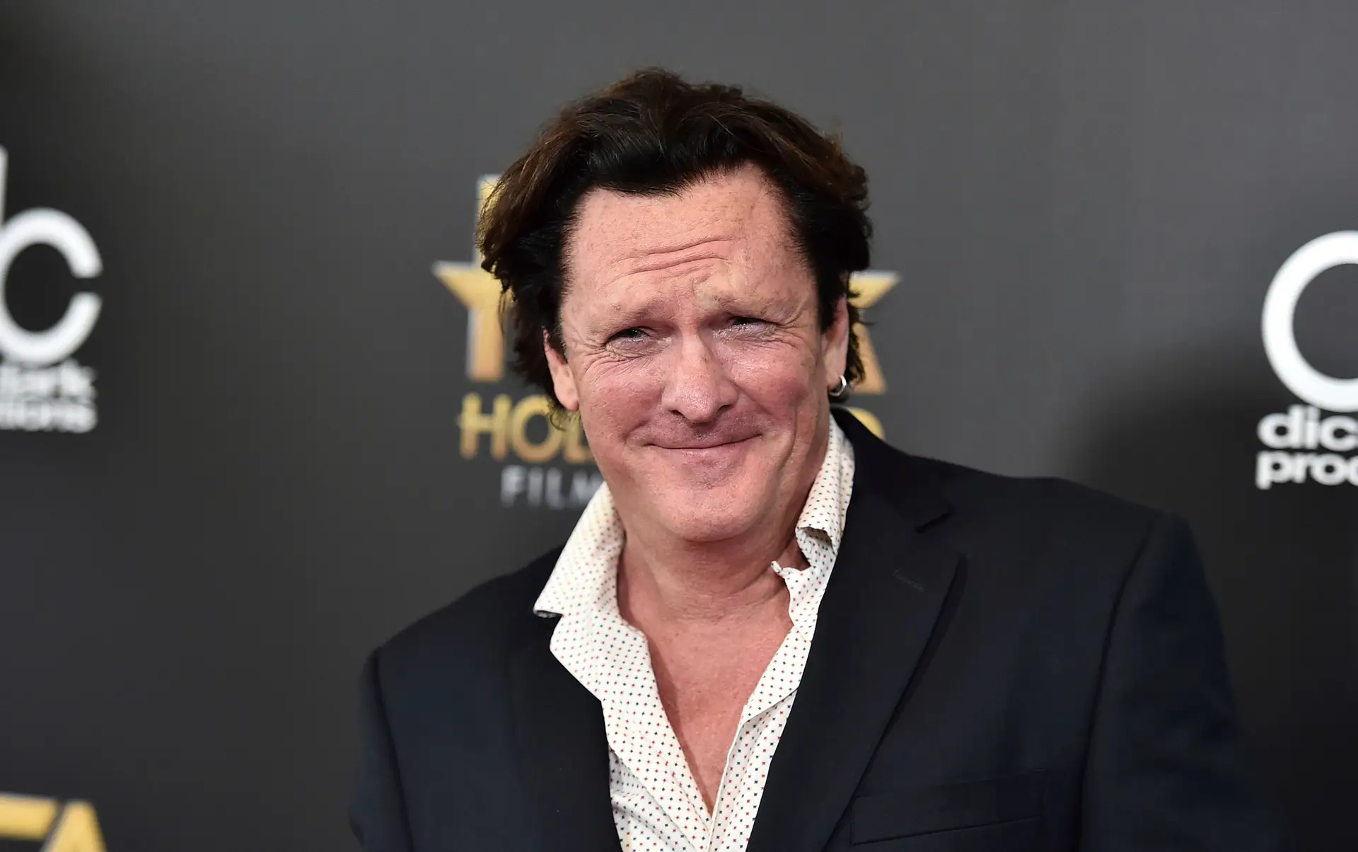 Michael Madsen chega ao Hollywood Film Awards, realizado no Beverly Hilton Hotel, em Beverly Hills, Califórnia, a 1 de novembro de 2015.