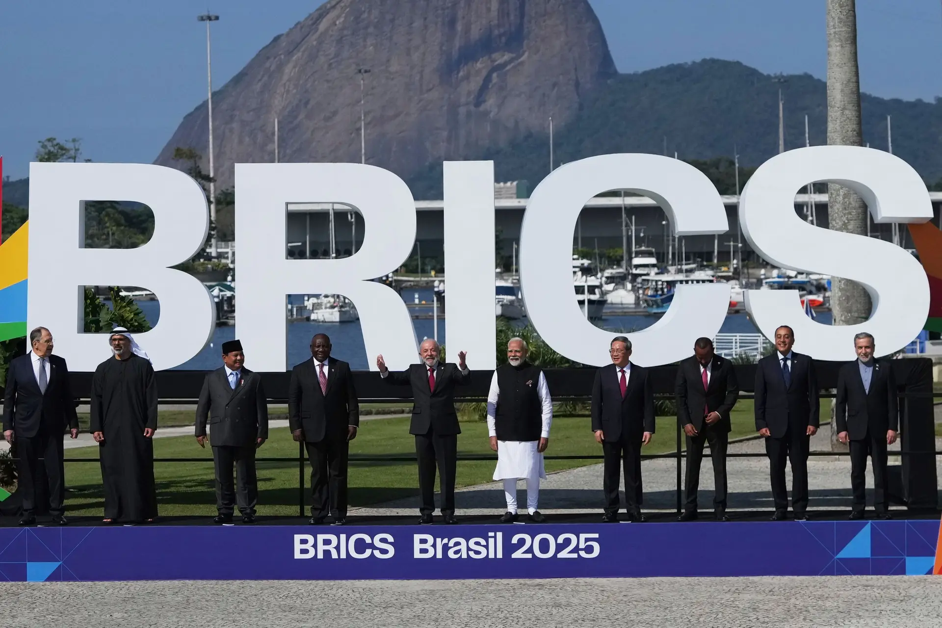 Il presidente del brasiliano ha criticato l'impegno dei costi del 5% per la protezione dei paesi della NATO