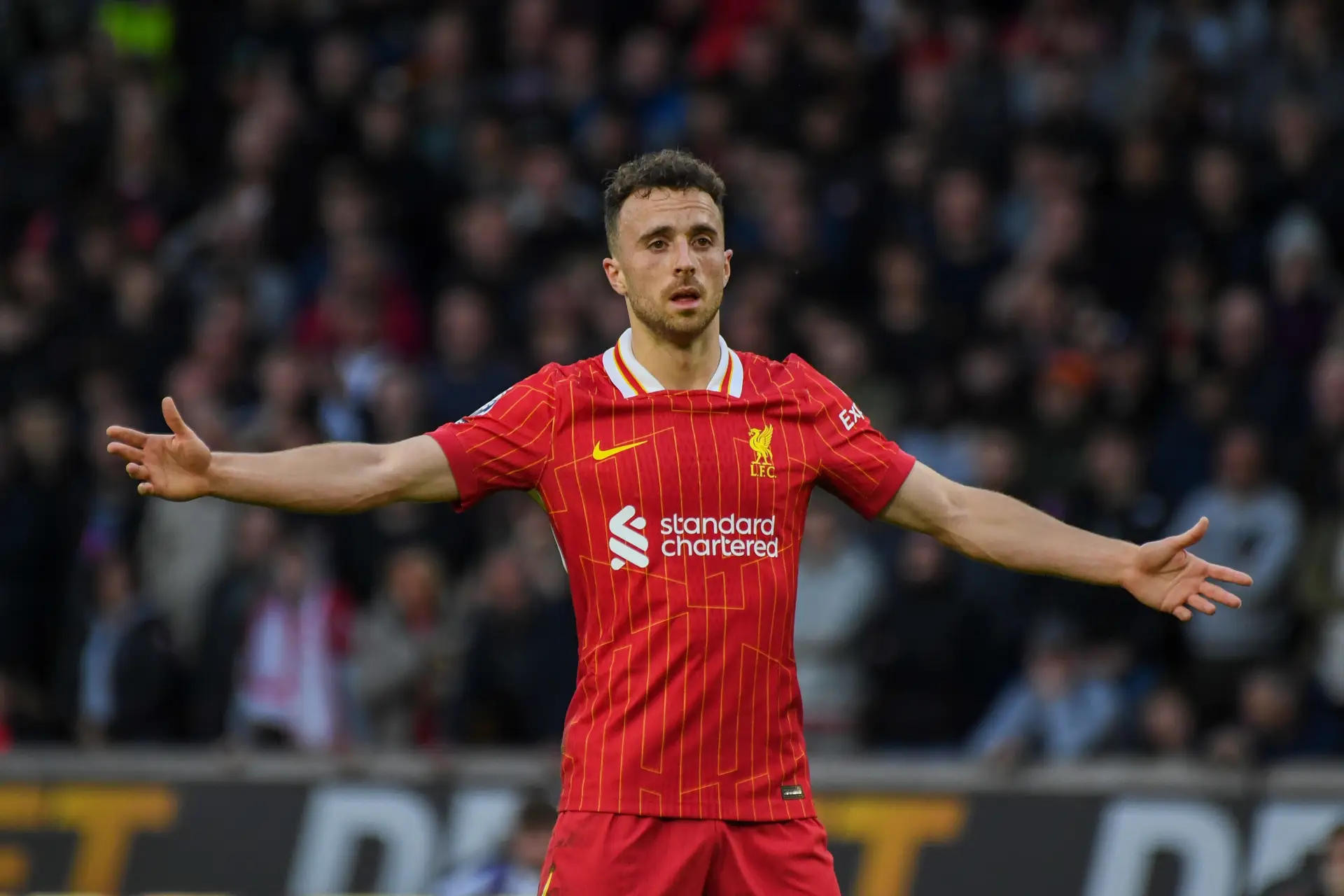 Liverpool presta homenagem emocionante a Diogo Jota em jogo de preparação