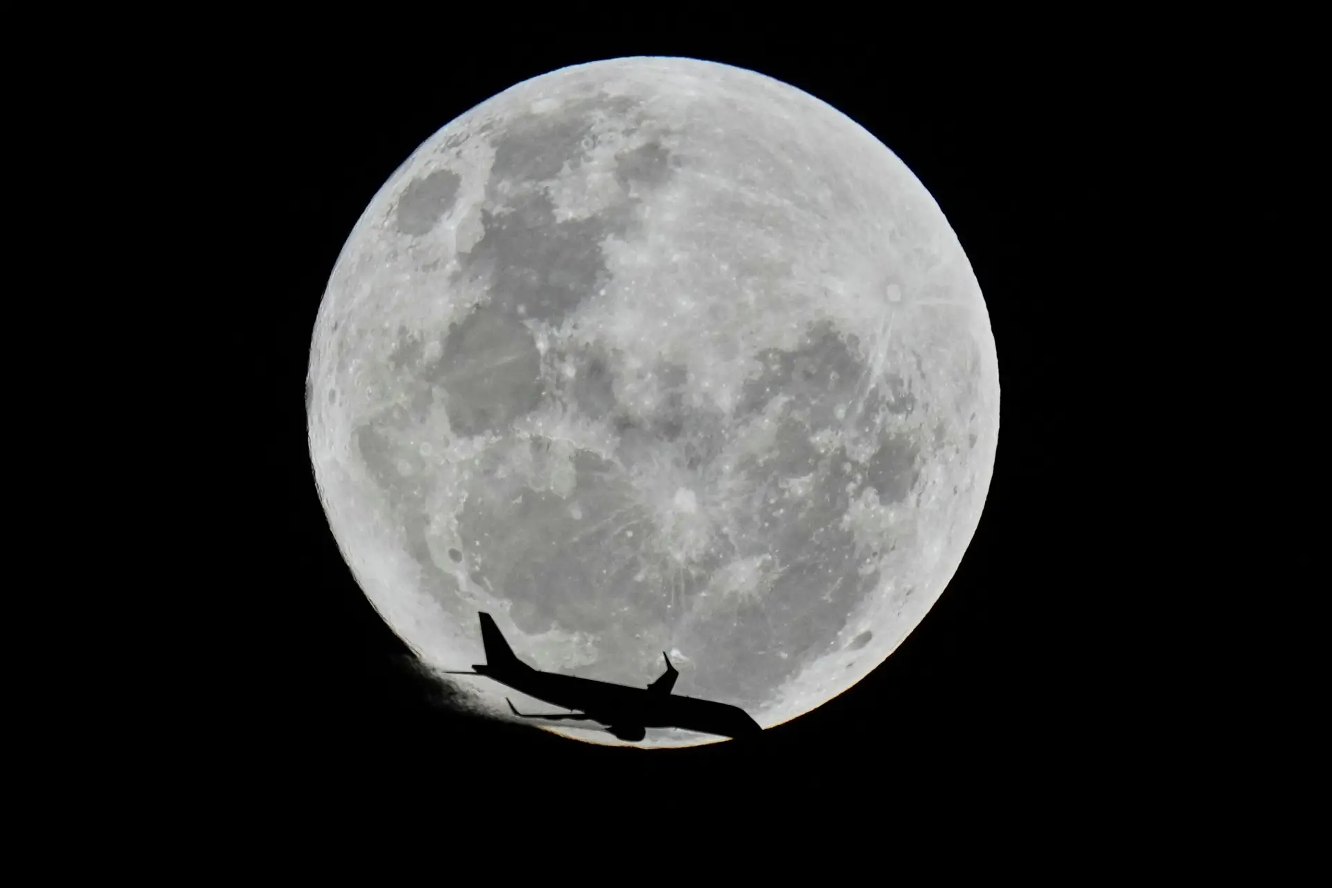 Los modelos traídos del lado oculto de la luna revelan sus secretos