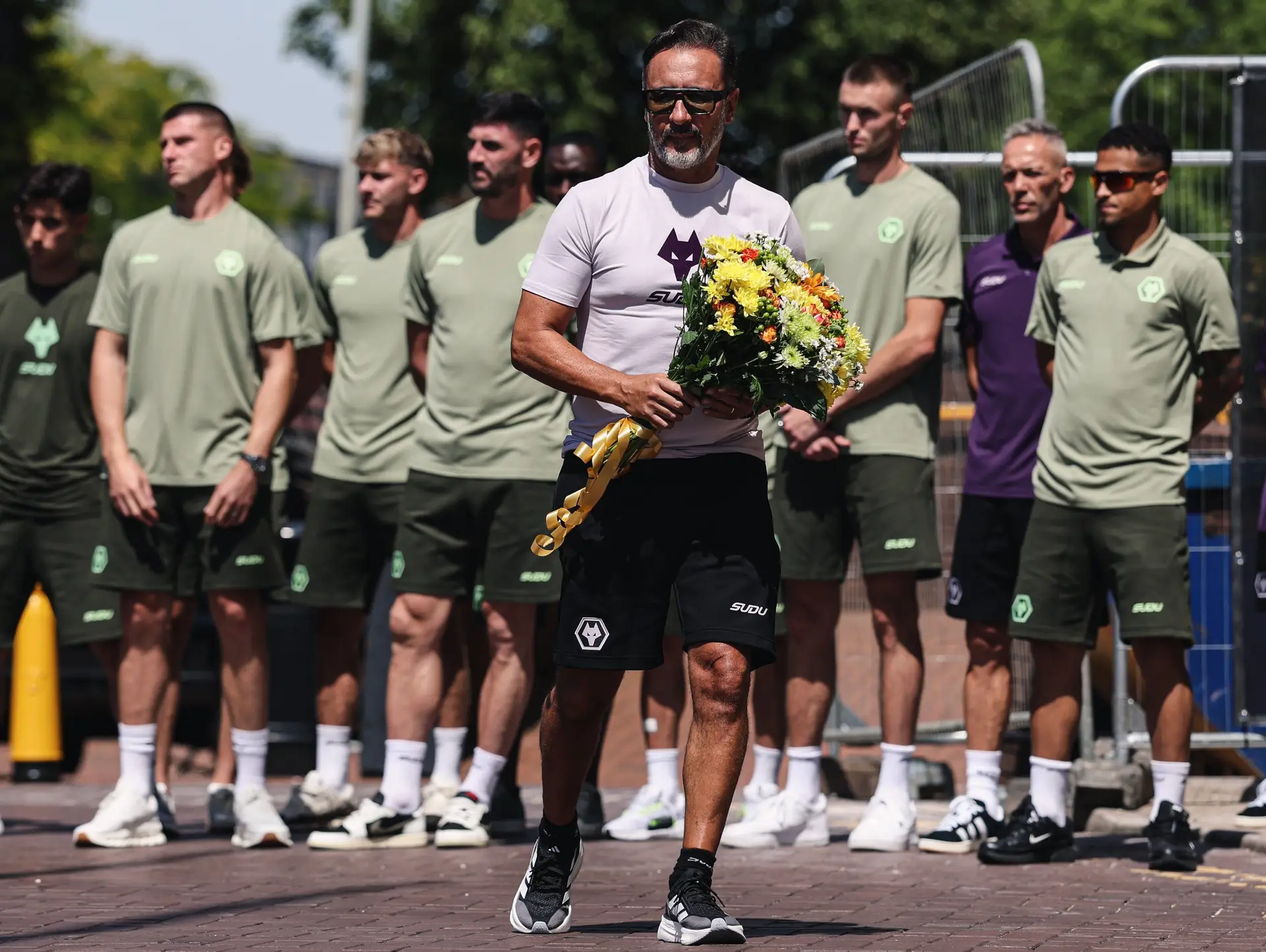 Vitor Pereira e jogadores do Wolves