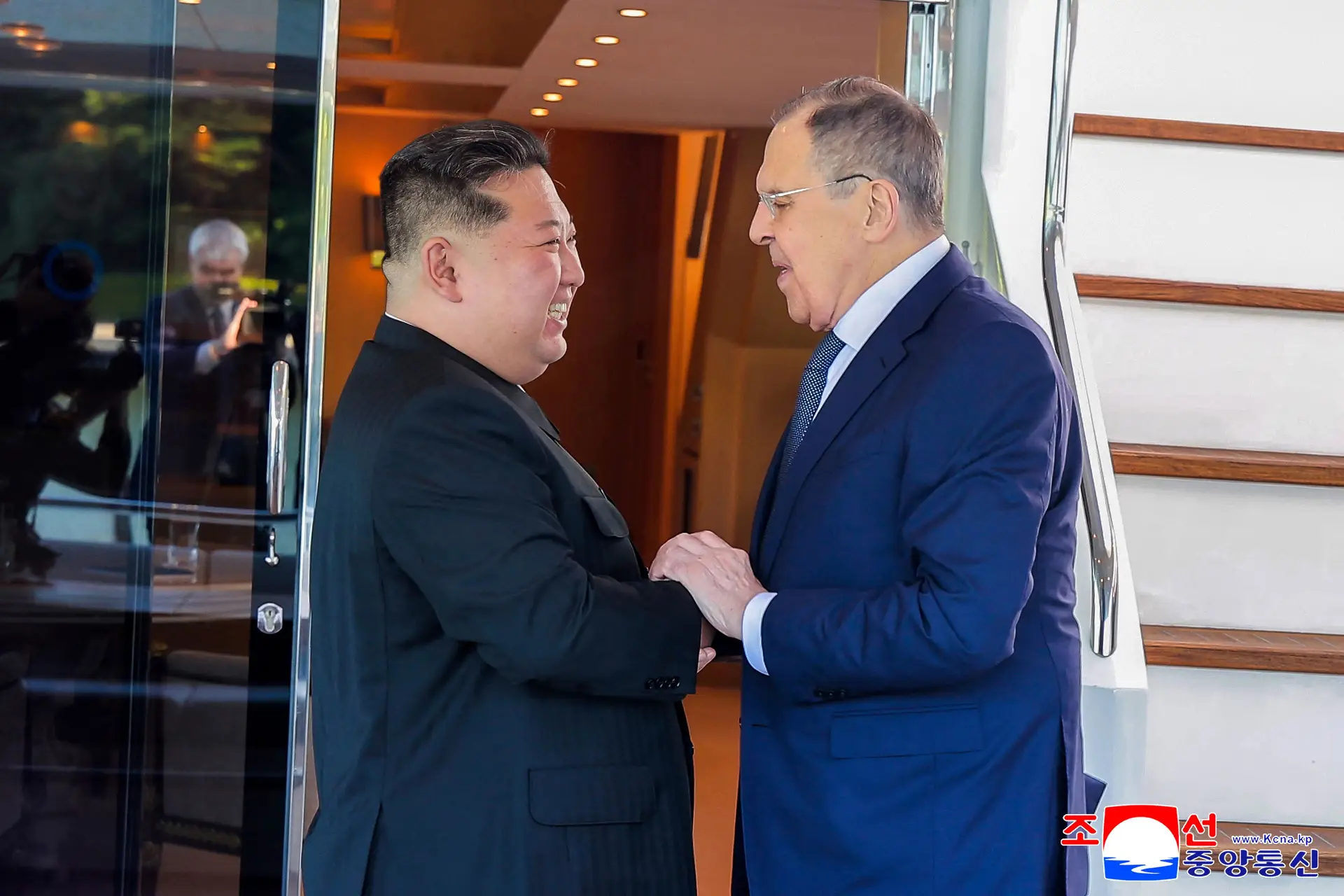 Kim Jong Un garante a MNE russo apoio incondicional na guerra contra a Ucrânia