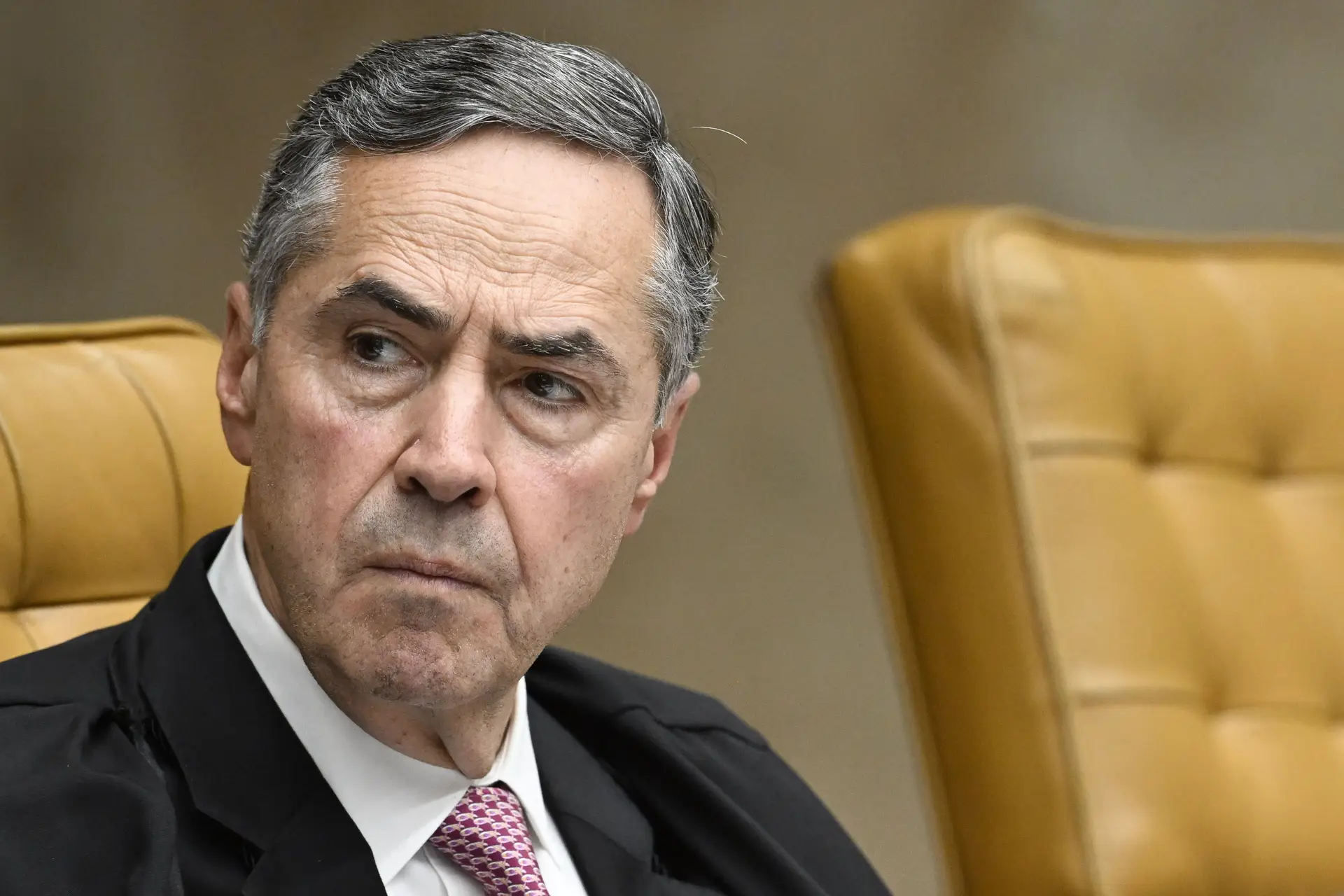 Presidente do Supremo brasileiro responde a Trump e nega "perseguição" a Bolsonaro