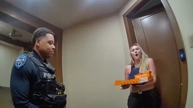 Polícia norte-americana termina entrega de pizza após detenção de estafeta