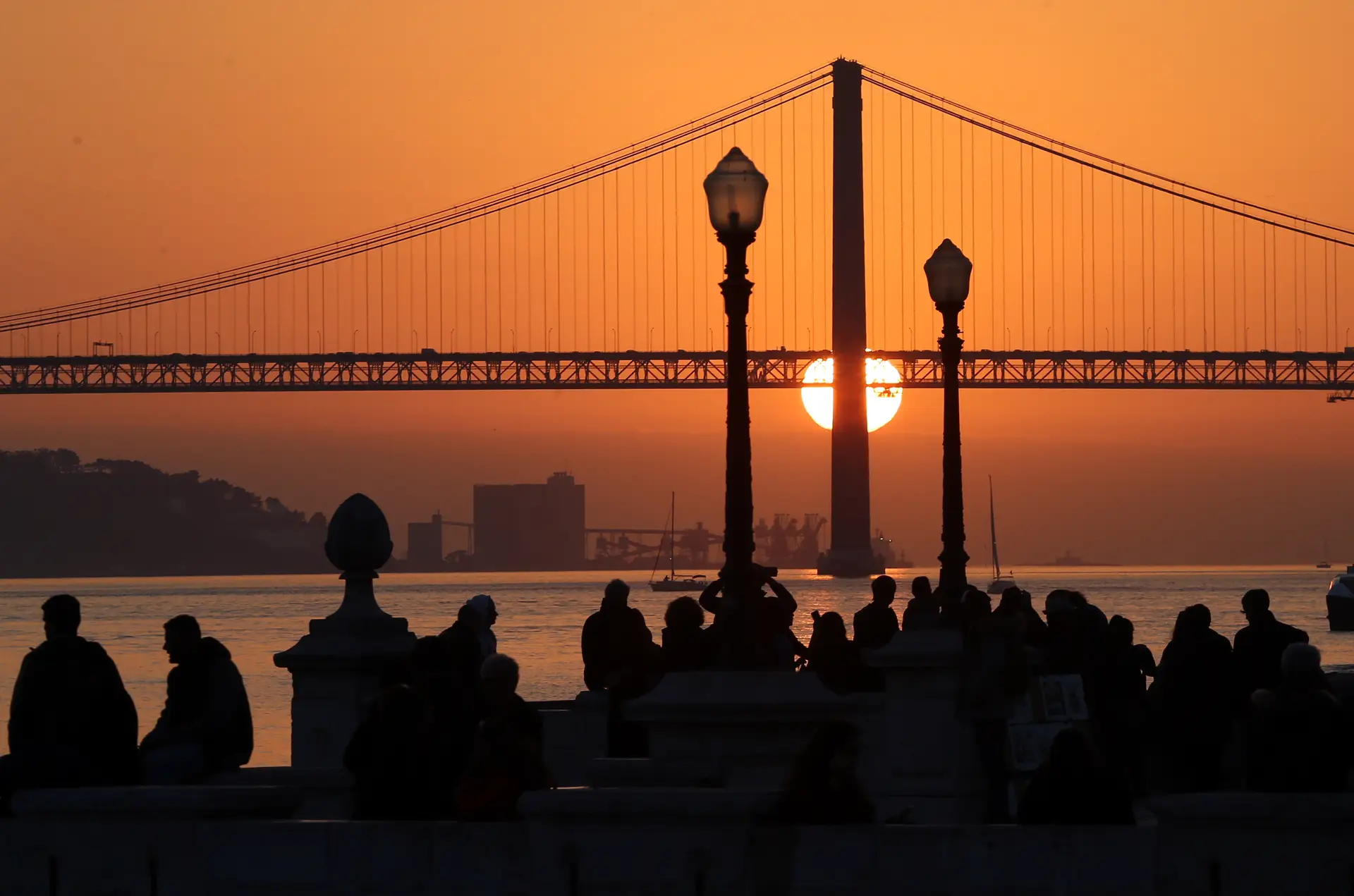 Vem aí o calor: Portugal continental sob aviso amarelo durantre o fim de semana 