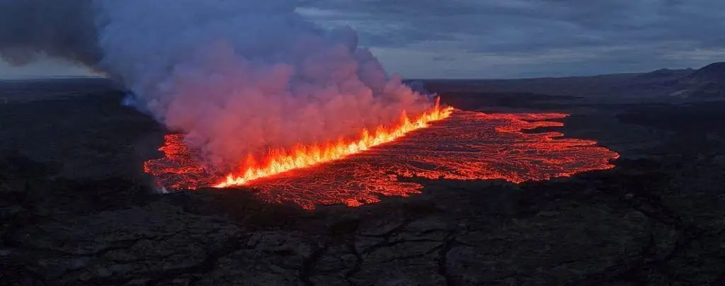 Vulcão entra em erupção na Islândia pela nona vez em menos de dois anos