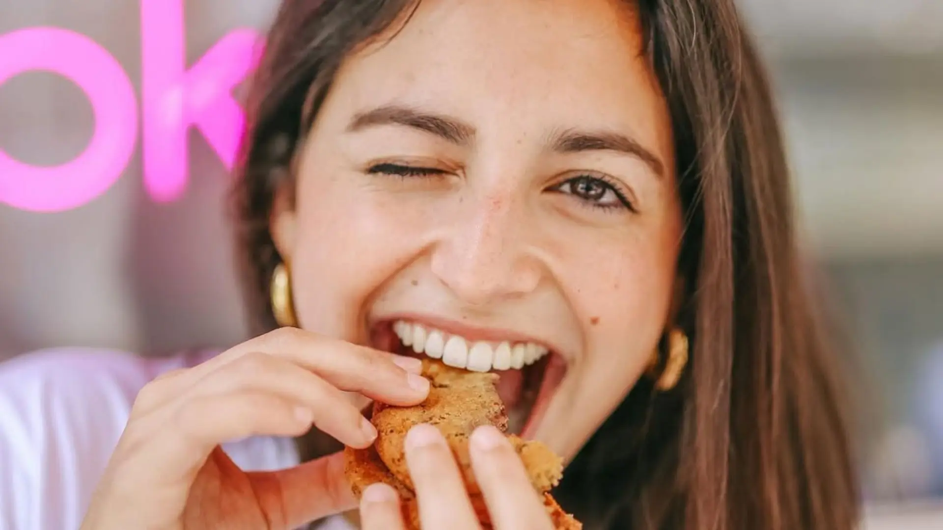 “Foi a trincada certa”: jovem empreendedora transforma "cookies imperfeitas" num negócio de sucesso