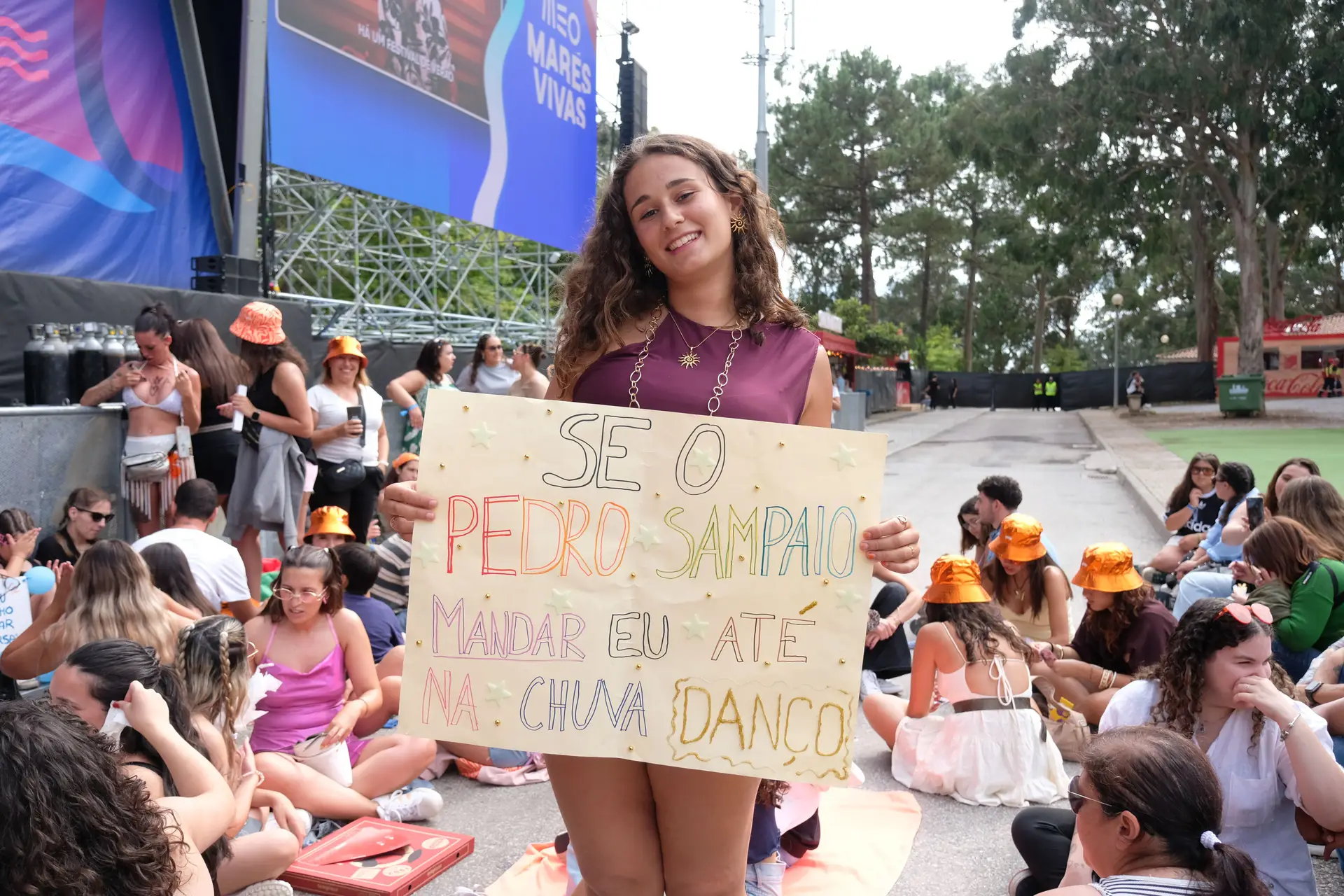 Capricha-se nos outfits, prepara-se a dança: Pedro Sampaio e Ozuna sobem ao palco do Marés Vivas