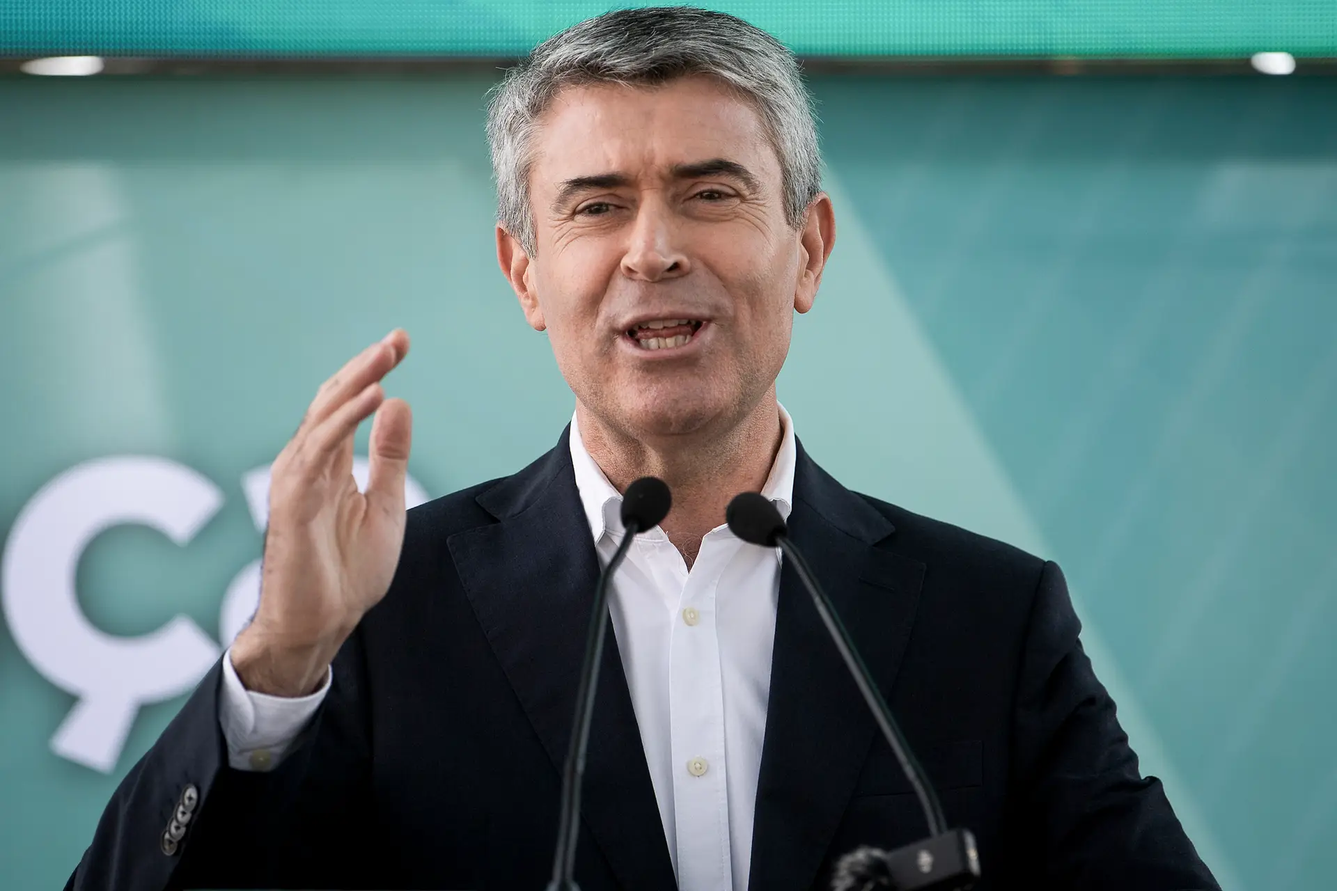 "Não são precisos fatores de distração". José Luís Carneiro deixa conselho ao primeiro-ministro