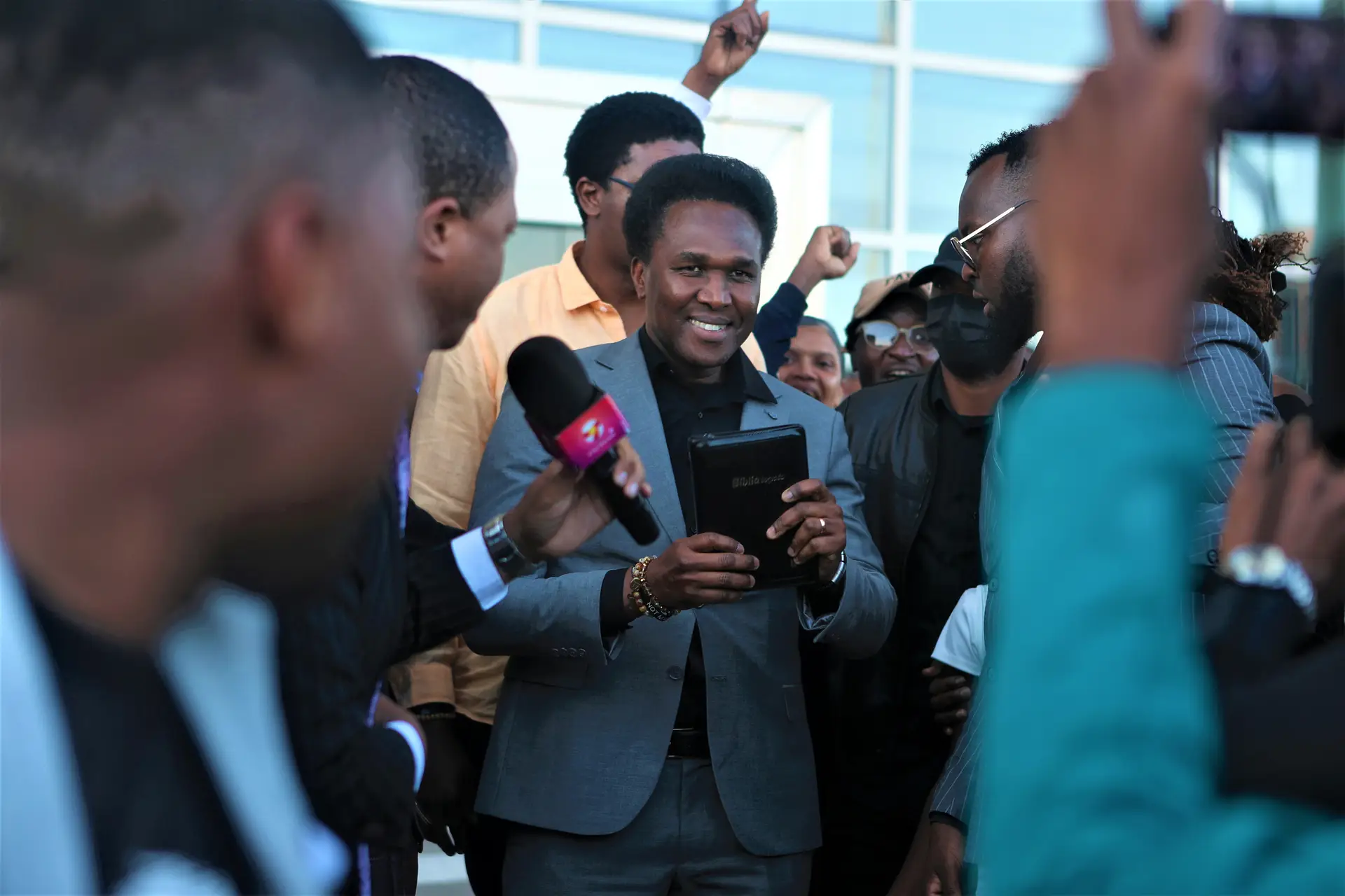 Mondlane diz que humoristas foram proibidos de entrar em Moçambique por questões políticas