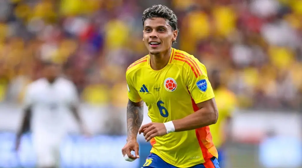 Benfica oficializa contratação de Richard Ríos 