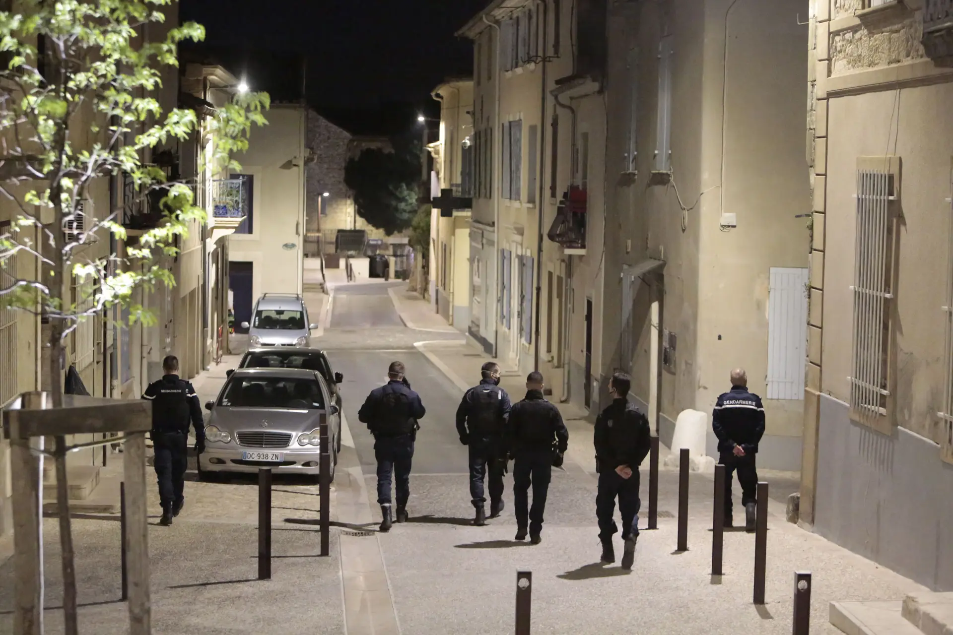 Las ciudades francesas exigen a los jóvenes después de las olas de violencia relacionadas con las drogas