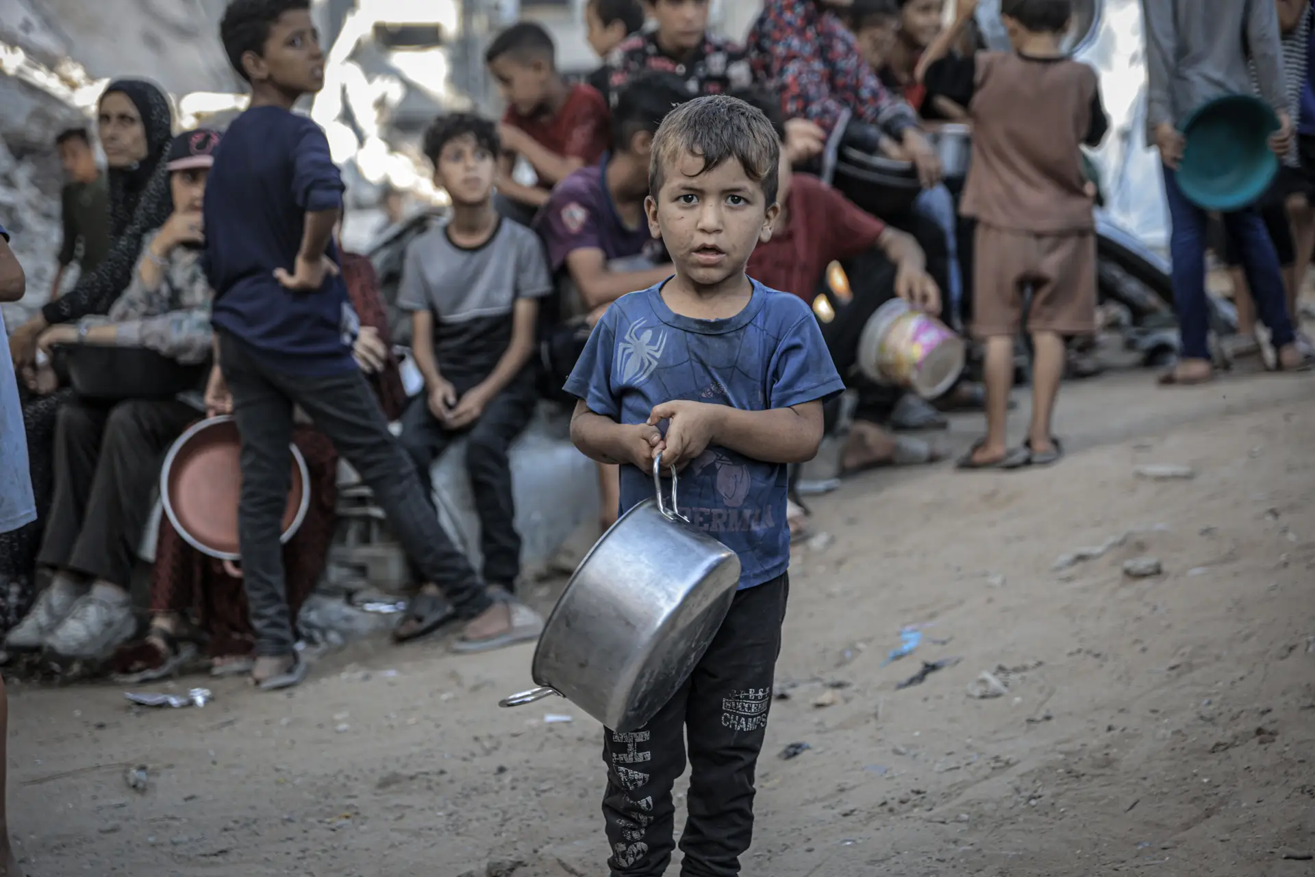 El número de niños asesinados con desnutrición en Gaza ha aumentado a 100