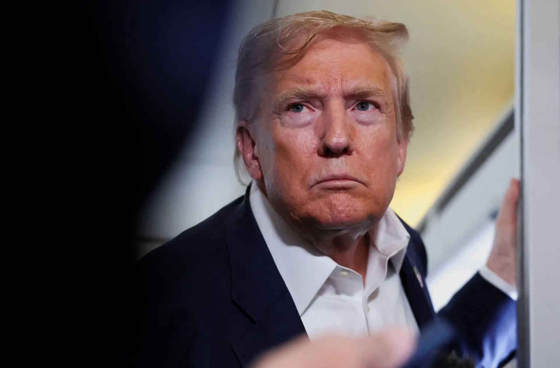"Lá vamos nós": Donald Trump reage à invasão de drones russos na Polónia com mensagem enigmática