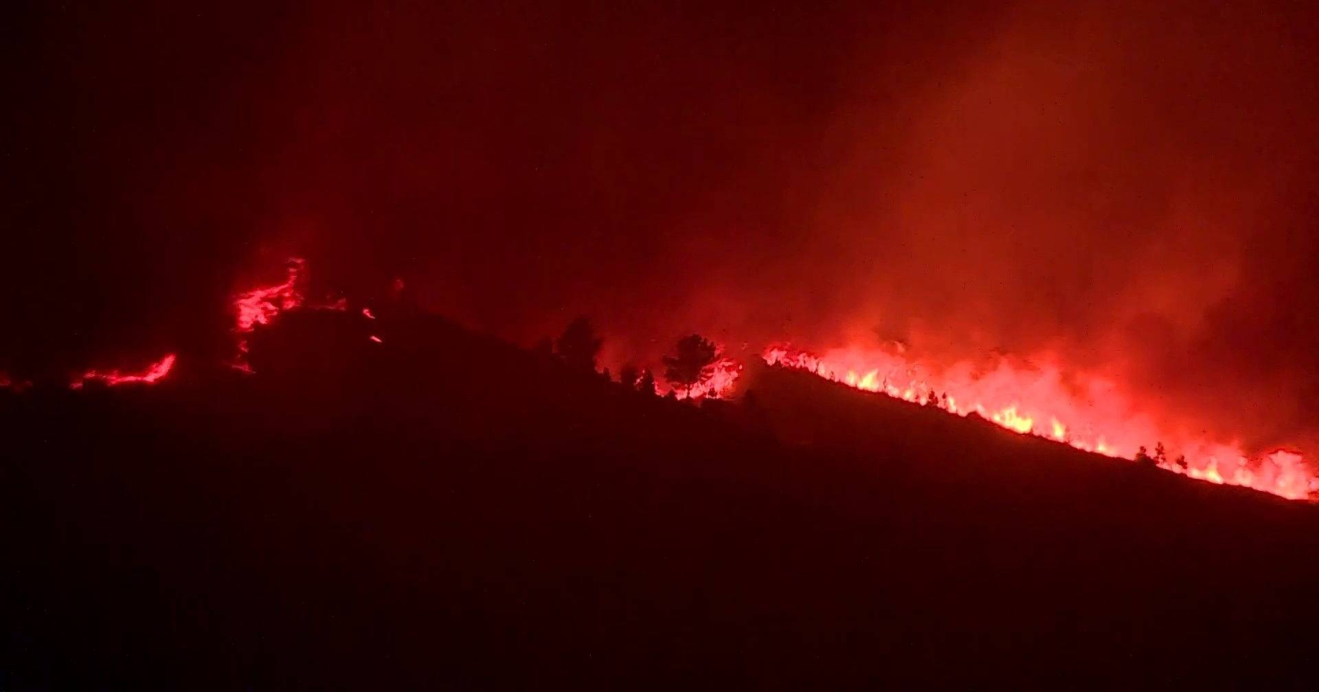 Uncontrolled Wildfire in Ponte da Barca Forces Village Evacuations - A Nation on Alert